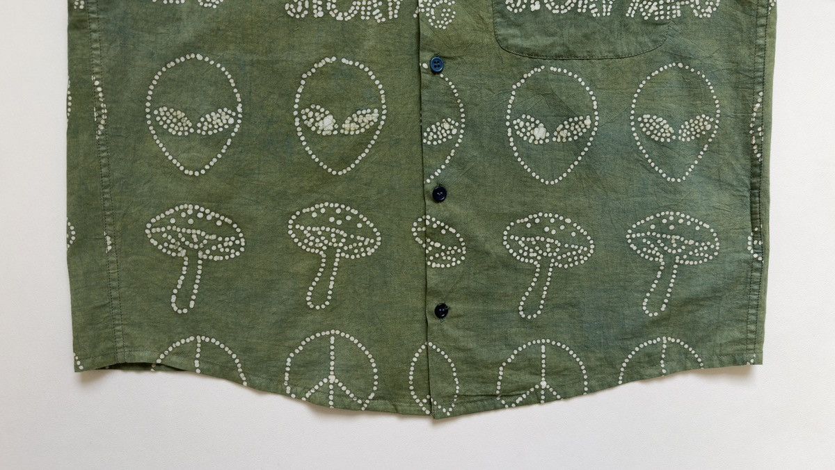 Story Mfg. Sample Alien + Peace Sign Print Shirt Size US M / EU 48-50 / 2 - 9 Thumbnail