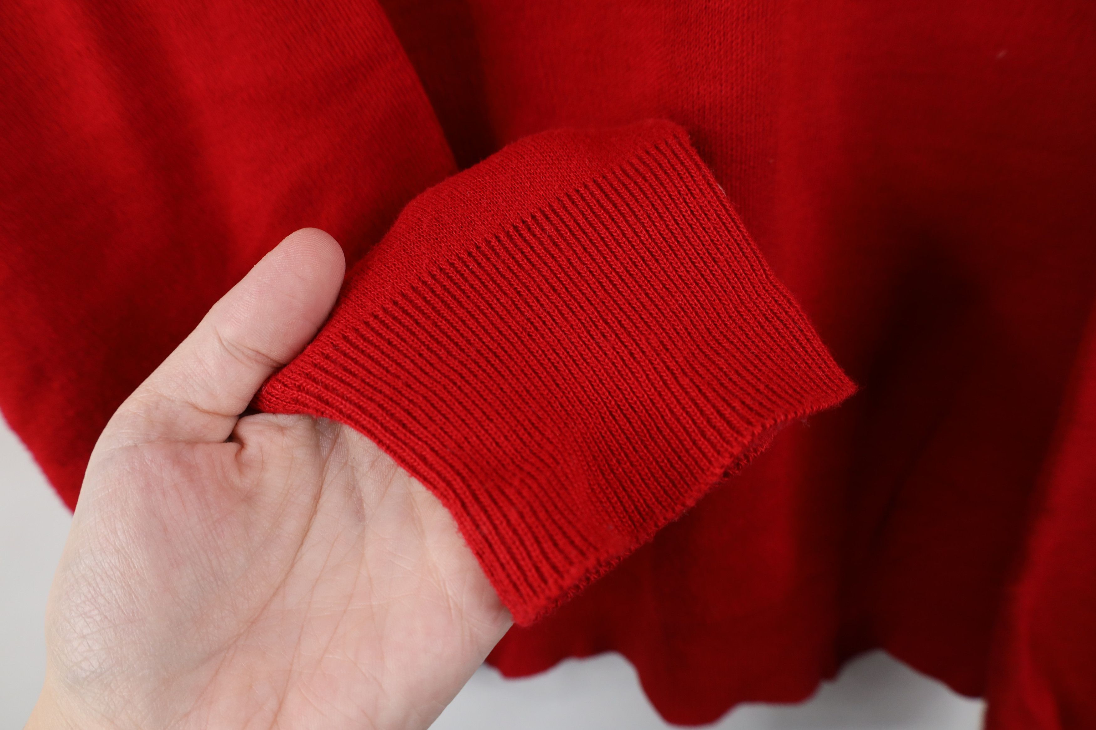 Vintage Vintage 90s Streetwear Soft Knit V-Neck Sweater Red USA Size US XL / EU 56 / 4 - 5 Thumbnail