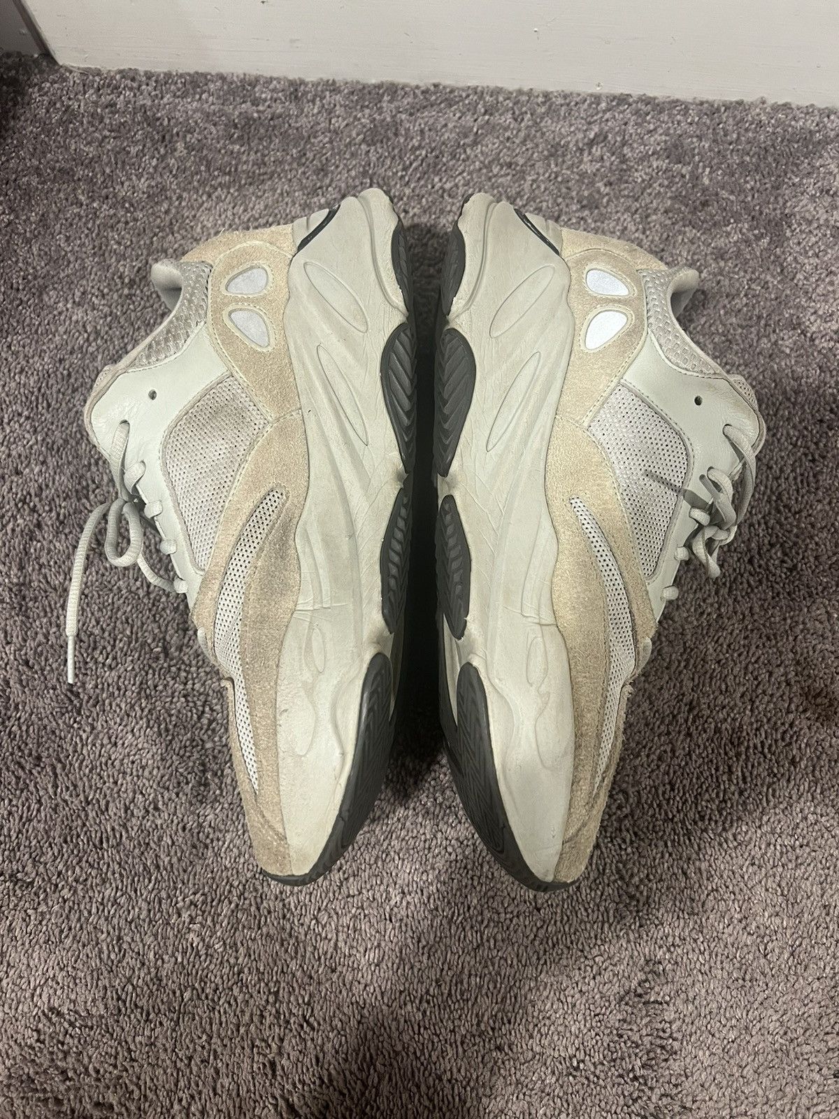 Yeezy Yeezy 700 Salt Size US 11.5 / EU 44-45 - 10 Thumbnail
