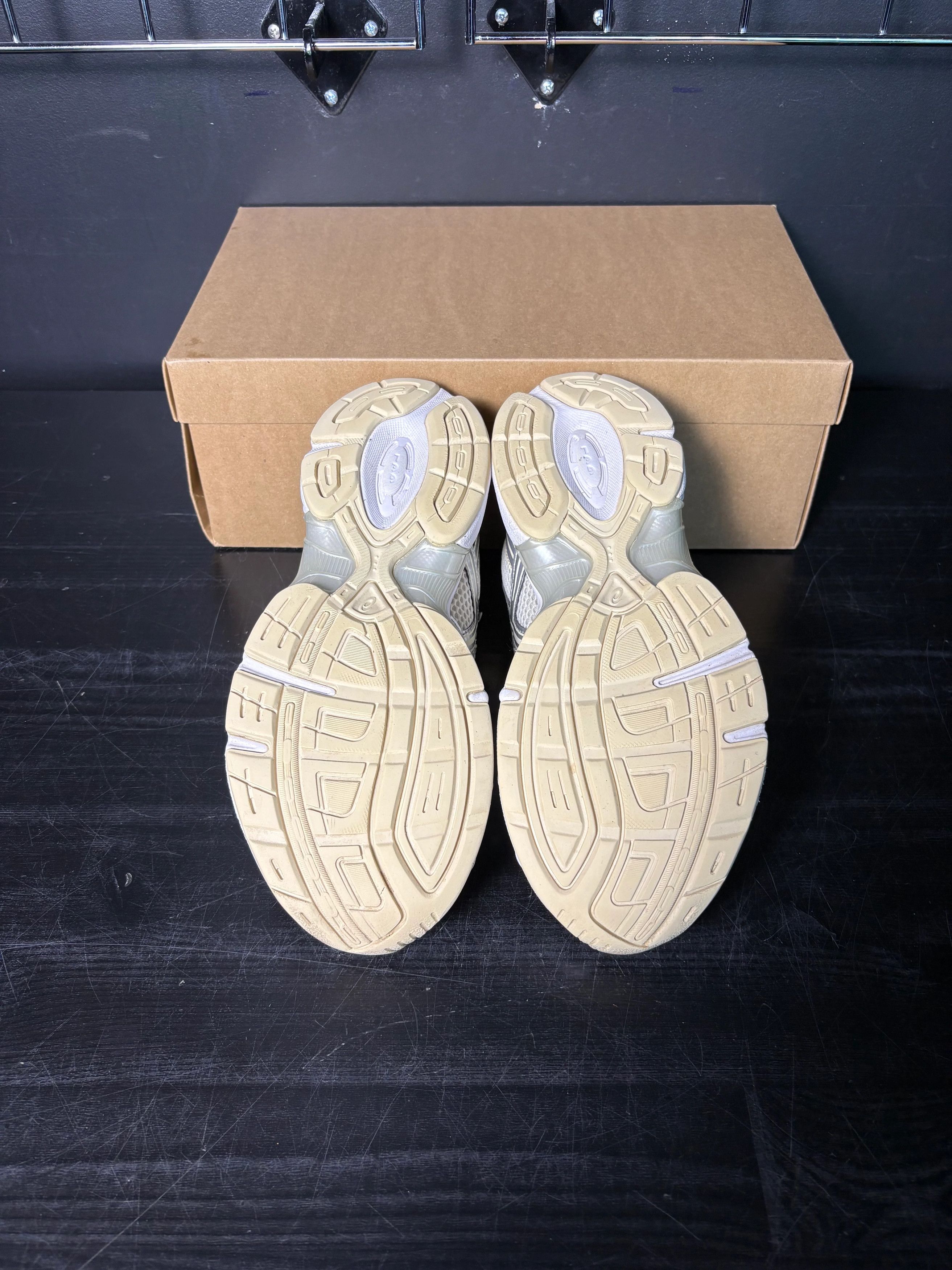 Asics ASICS Gel-1130 Cream Pure Silver (WMNS) **PRE-OWNED** REP. BOX - Size 10 Size US 10 / EU 43 - 5 Thumbnail