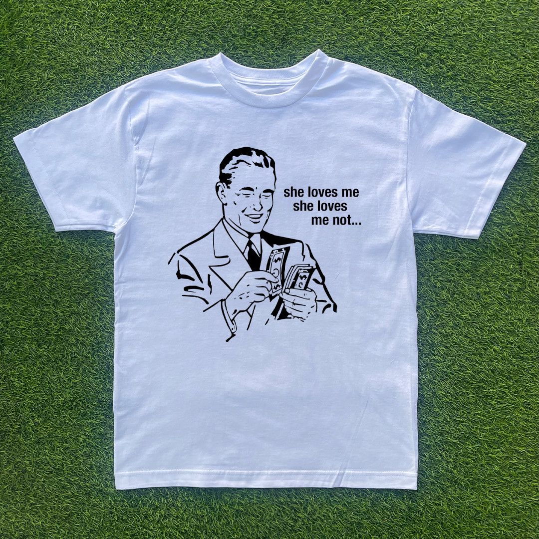 Vintage SHE LOVES ME SHE LOVES ME NOT... TSHIRT Size US S / EU 44-46 / 1 - 1 Preview