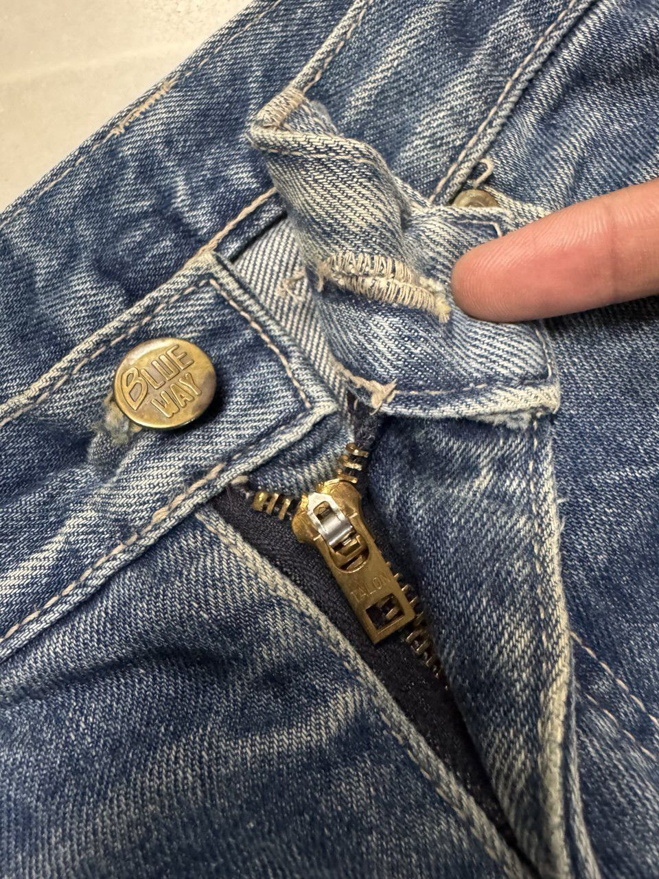 Japanese Brand BAGGY 90s Blue Way Rusty Mudwash Sick Style Distressed Jeans Size US 29 - 9 Thumbnail