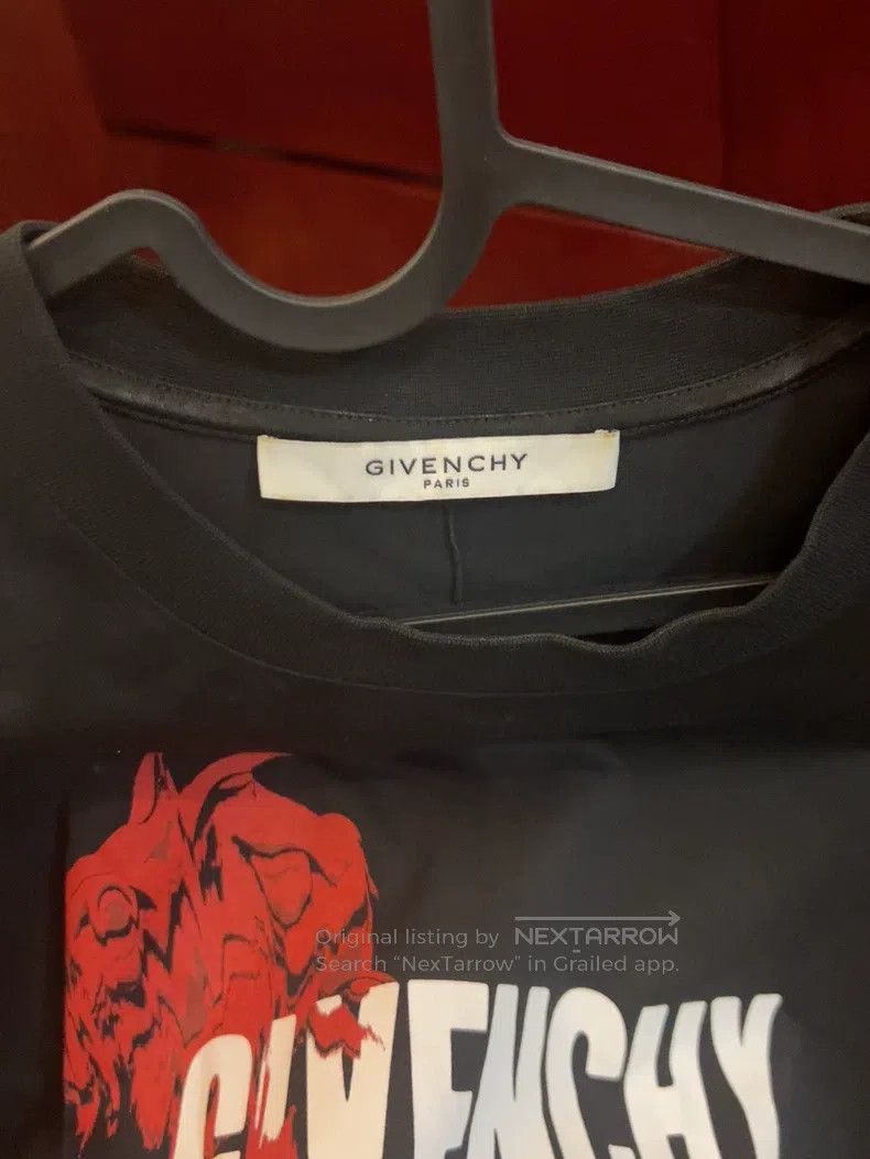 Givenchy Givenchy Black Rose Short Sleeve Size US M / EU 48-50 / 2 - 5 Thumbnail