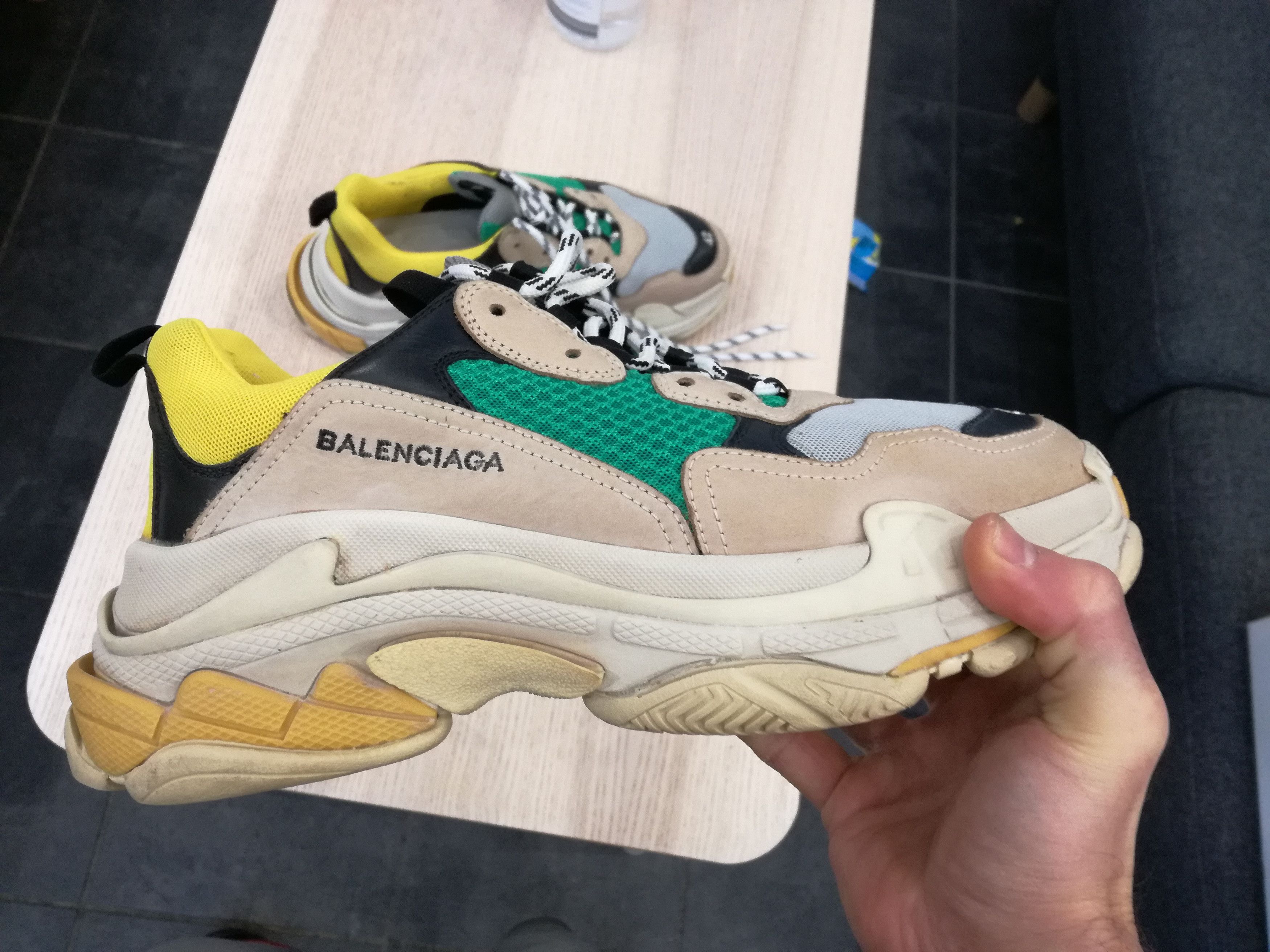 Balenciaga Made in Italy Triple S OG Curry Size 42 Size US 9 / EU 42 - 6 Thumbnail