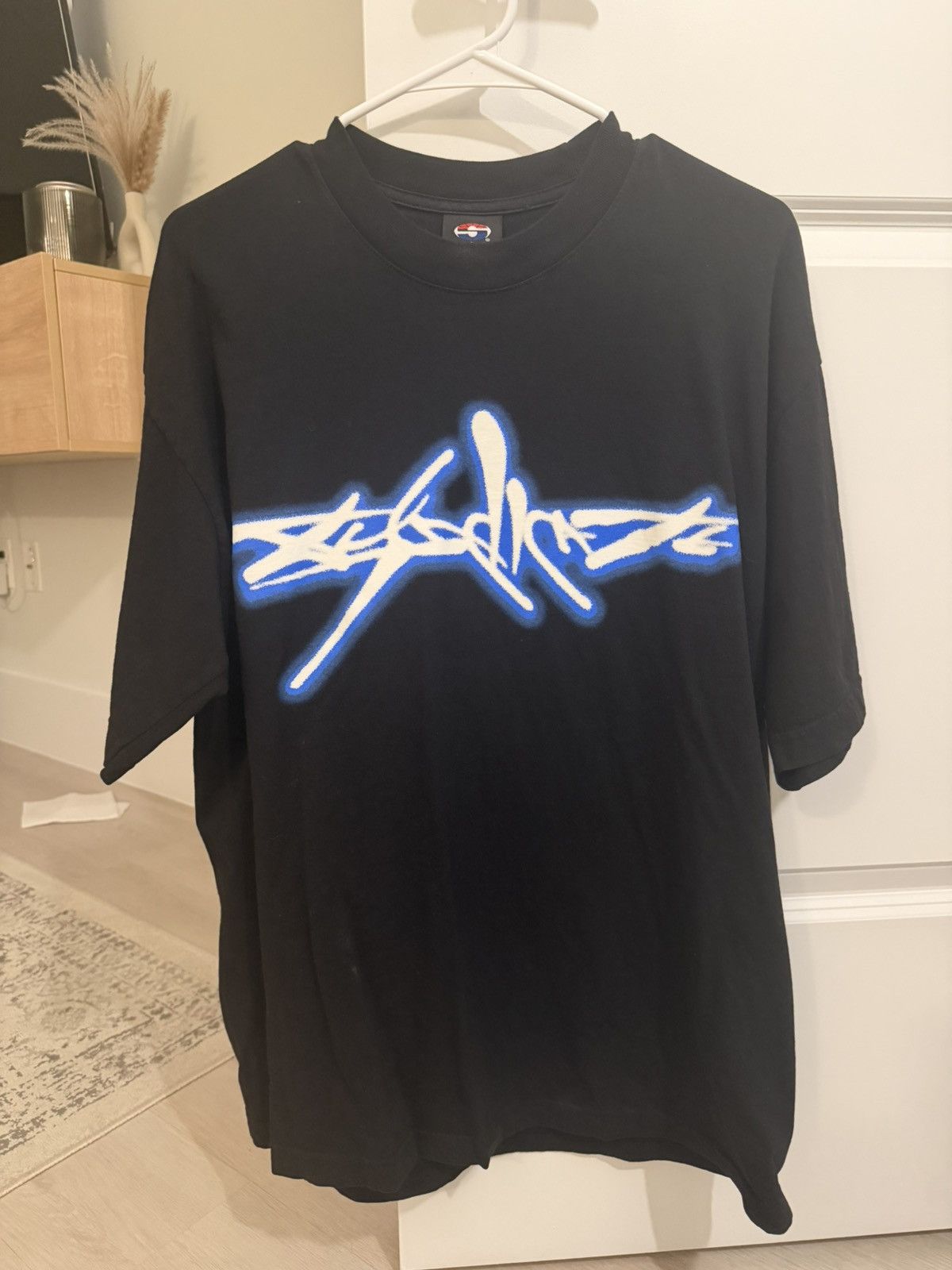 Syndicate Syndi’s world Museum Tee Size US L / EU 52-54 / 3 - 1 Thumbnail