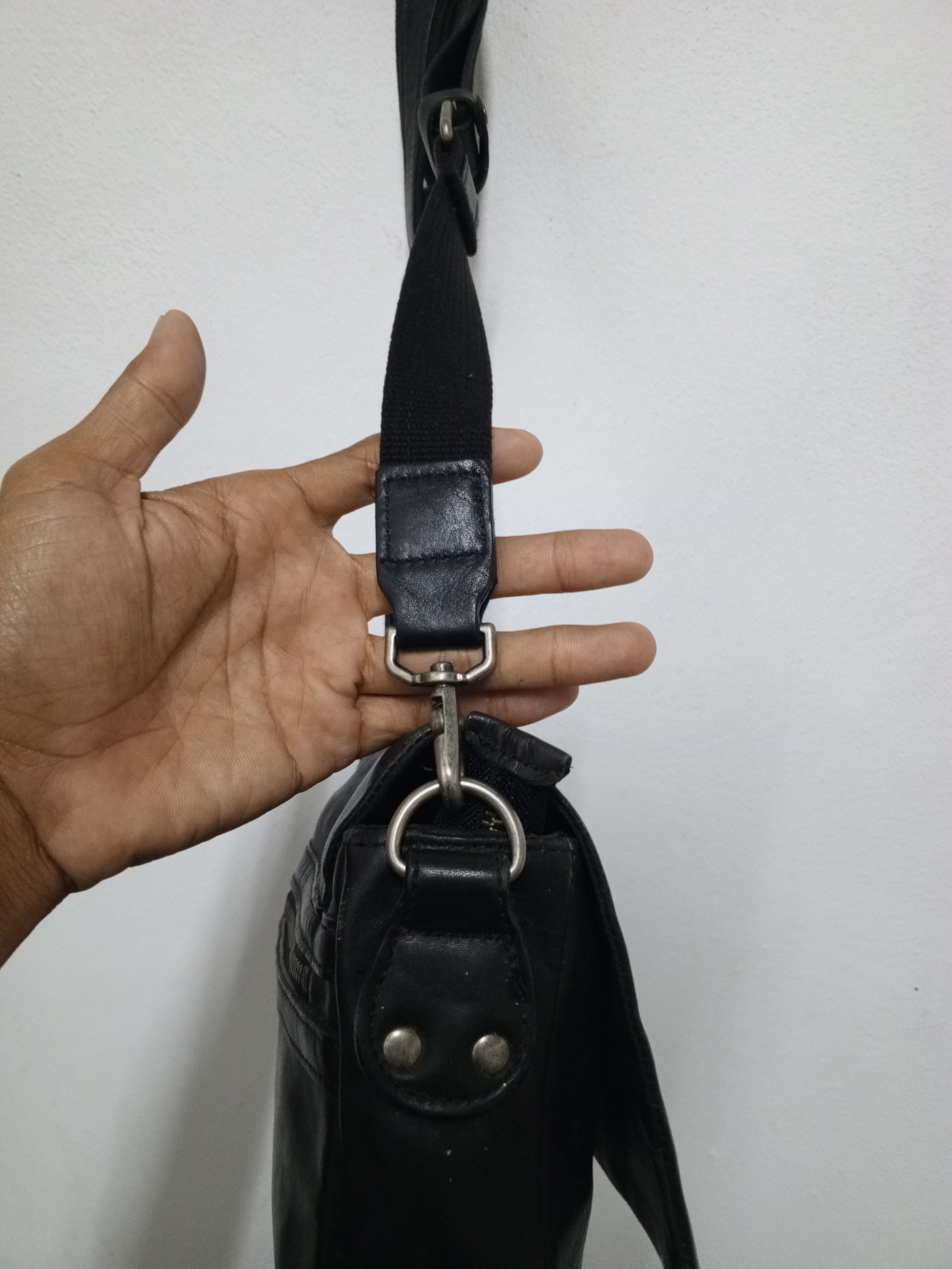Leather 💥BINDING OFFER 💥STUDIOUS JAPAN LEATHER BAG SLIM Size ONE SIZE - 16 Thumbnail