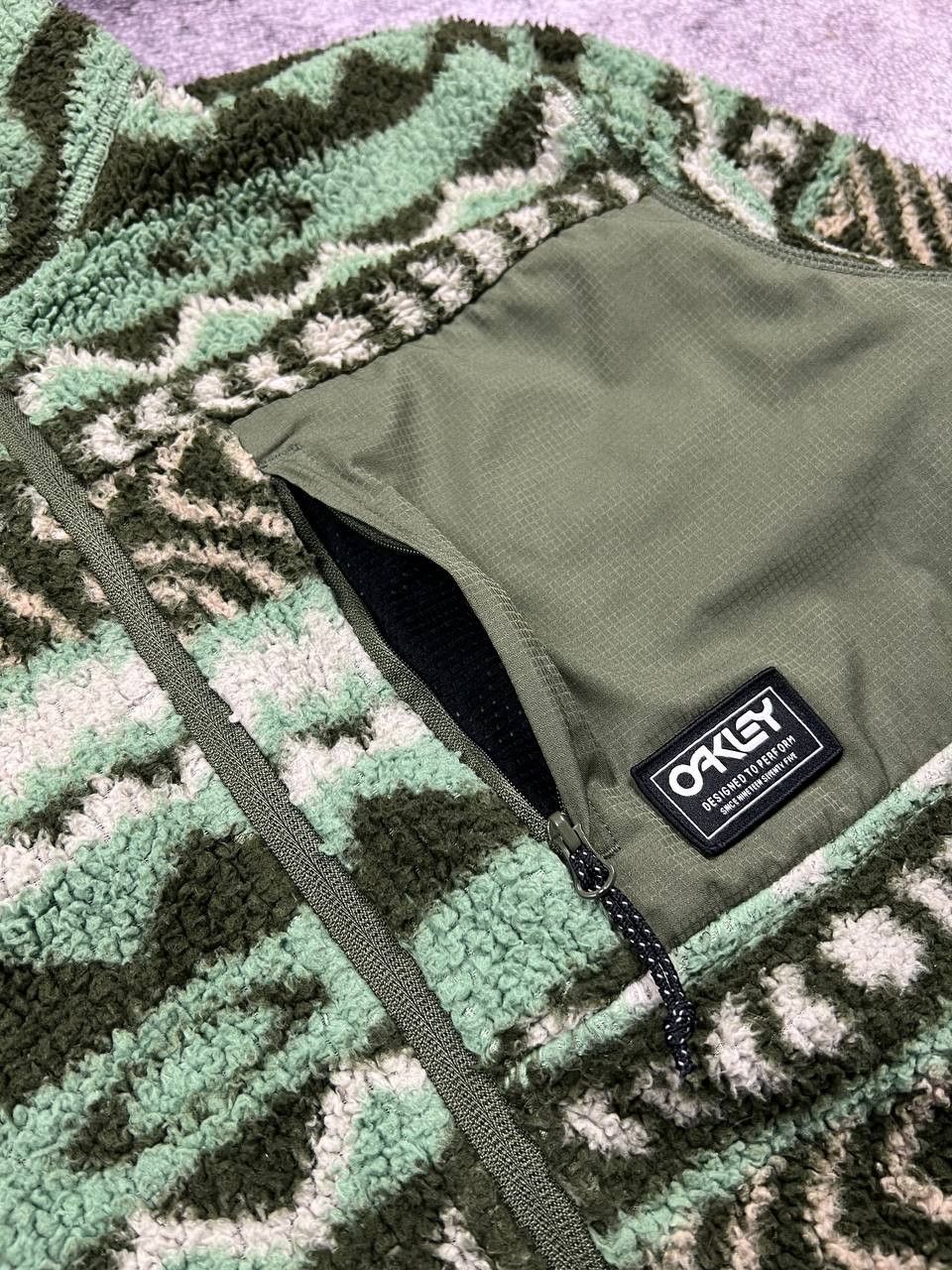 Oakley Oakley Monogram Sherpa Fleece Jacket Y2K GorpCore Size US L / EU 52-54 / 3 - 7 Thumbnail