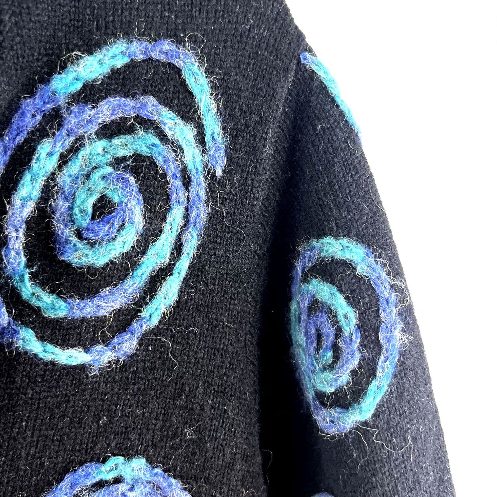 Vintage VTG Sarah Spencer Geometric Art Cardigan Wool Nylon Black Womens 1X Knit V-Neck Long Sleeve Embroidered Geometric Pattern Vintage Cardigan Size XL / US 12-14 / IT 48-50 - 2 Thumbnail