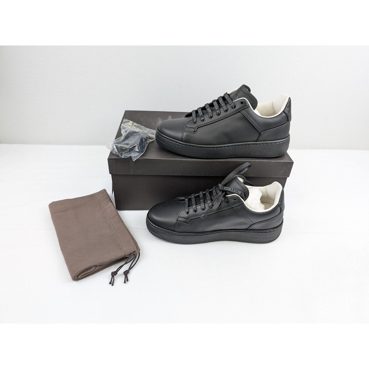 Bottega Veneta o1rshd1 Bolt Calf Low-Top Sneakers in Nero Size US 6 / EU 39 - 20 Thumbnail