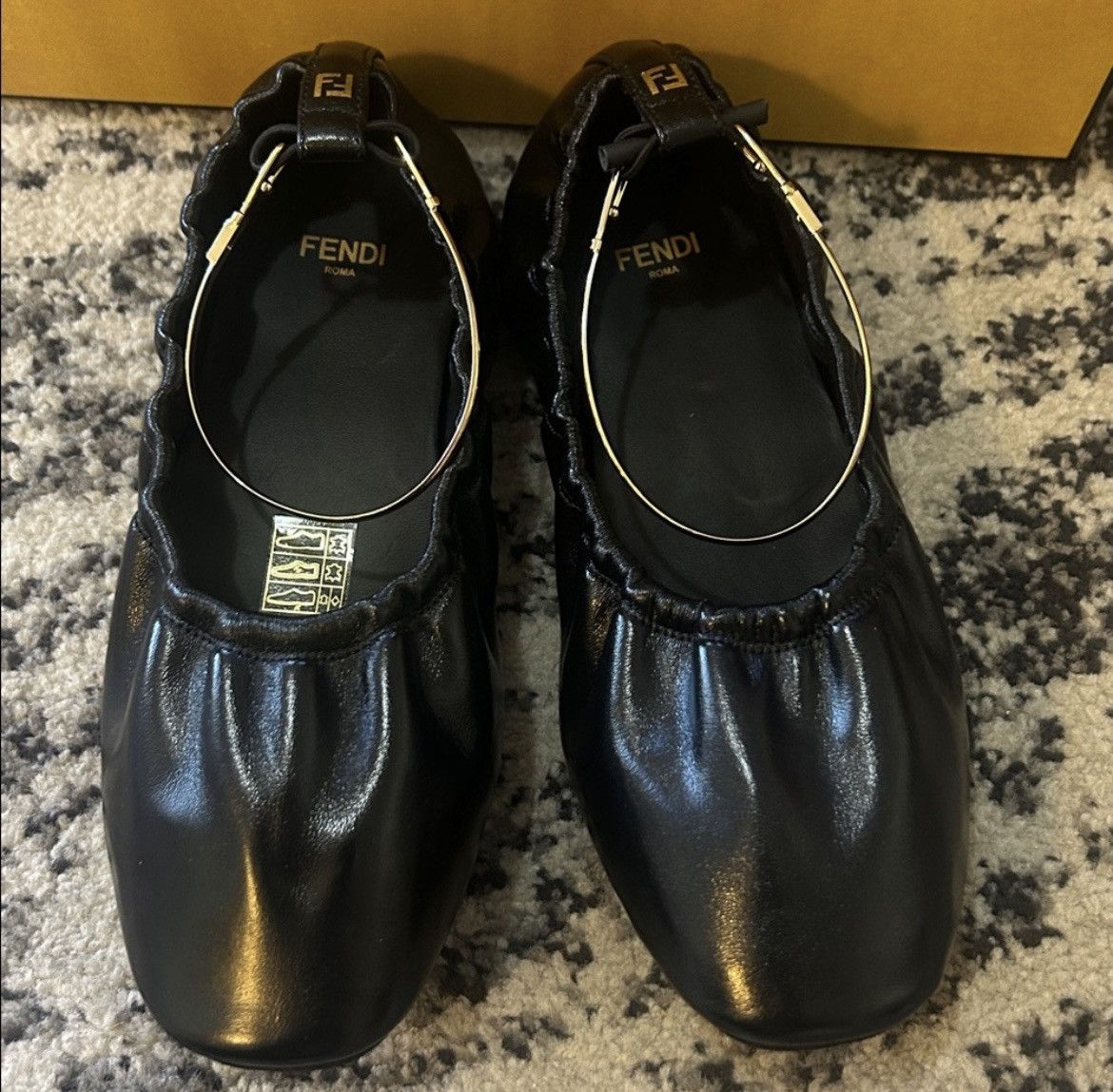 Fendi FENDI Filo Leather Ballerina Black Flat size 37 Size US 7 / IT 37 - 6 Thumbnail