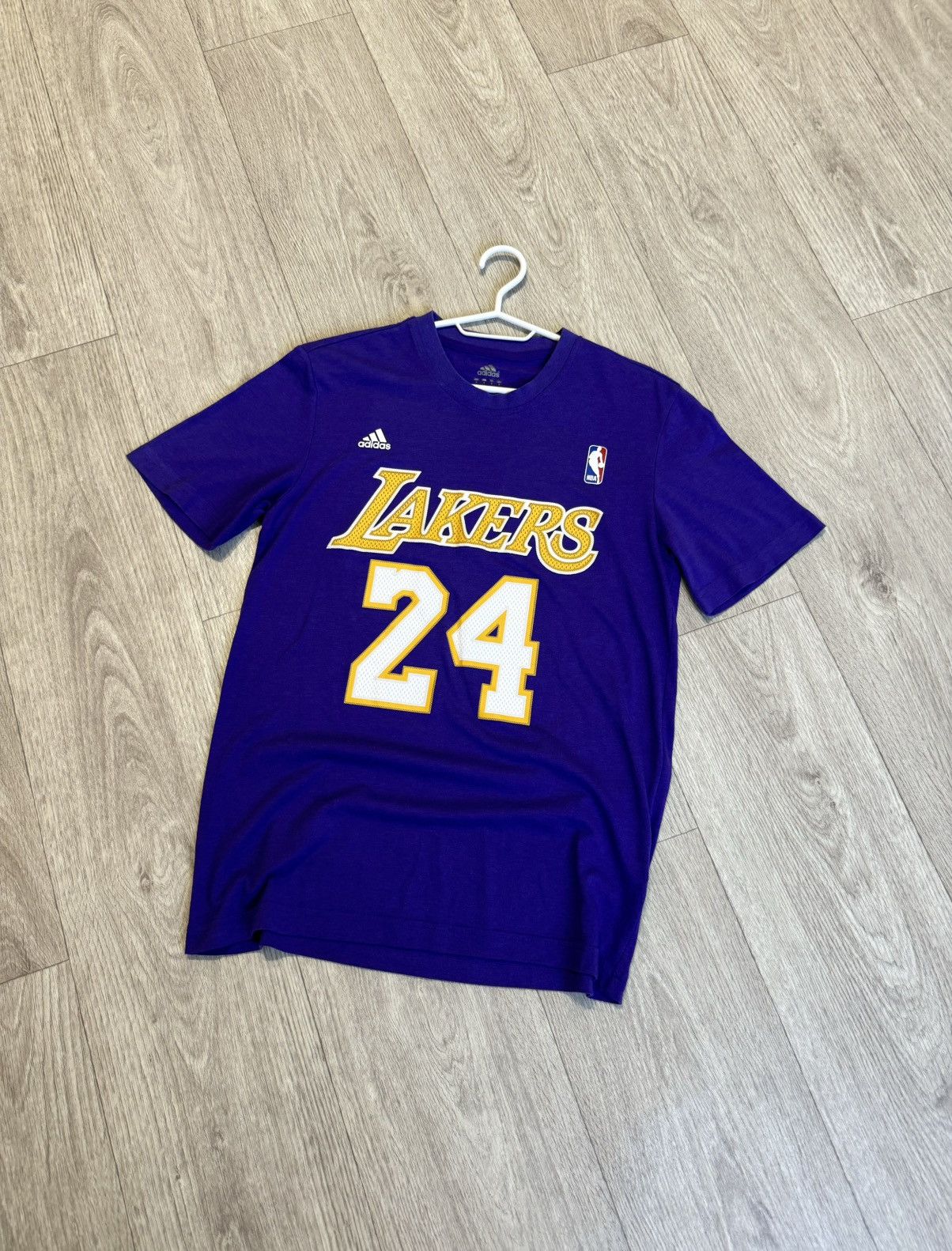 Adidas 🔷Vintage Adidas L.A. Lakers Kobe Bryant #24 T-shirt🔷 Size US S / EU 44-46 / 1 - 1 Thumbnail
