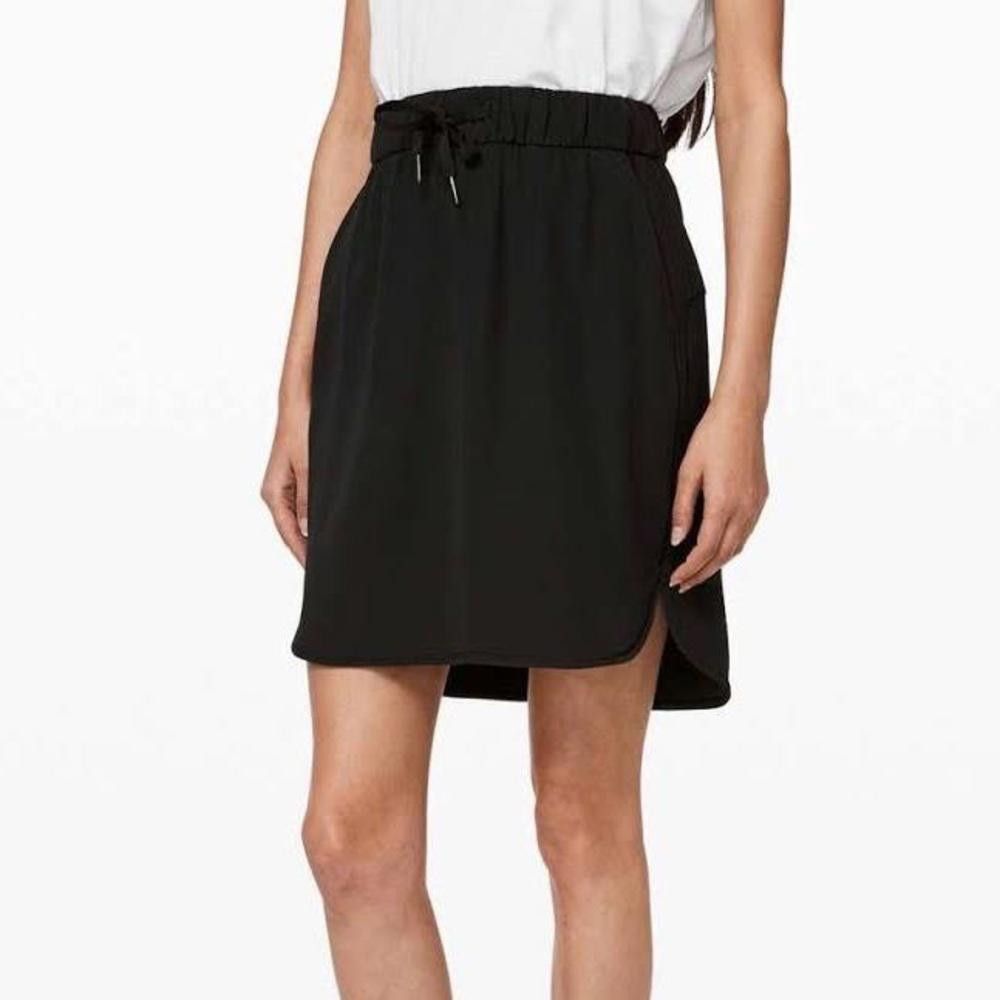 Lululemon Lululemon Black Workout Skirt Size 27" / US 4 / IT 40 - 1 Thumbnail