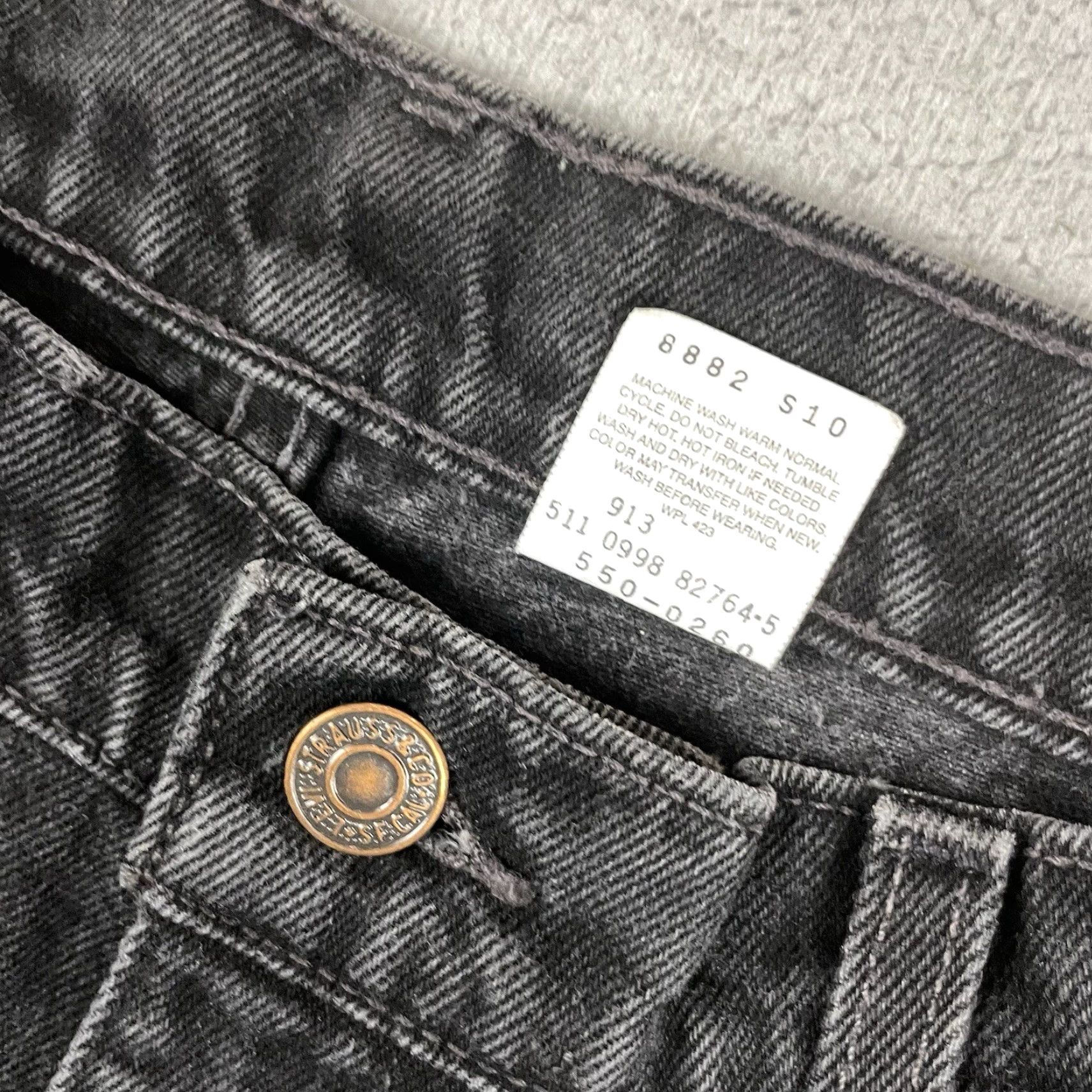 Levi's VINTAGE Levi's Jeans Mens 36x34 Black 550 Relaxed Dark Wash Denim Straight 5-Pocket Jeans Mens Levi's 550 Vintage 90s? Size US 36 / EU 52 - 6 Thumbnail