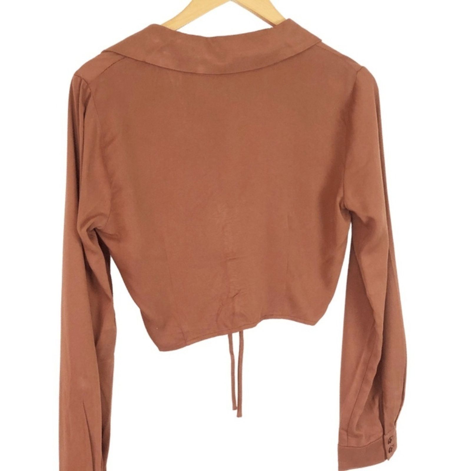 Forever 21 New with Tag Forever 21 Women’s Satin Crop Top Size M / US 6-8 / IT 42-44 - 11 Thumbnail