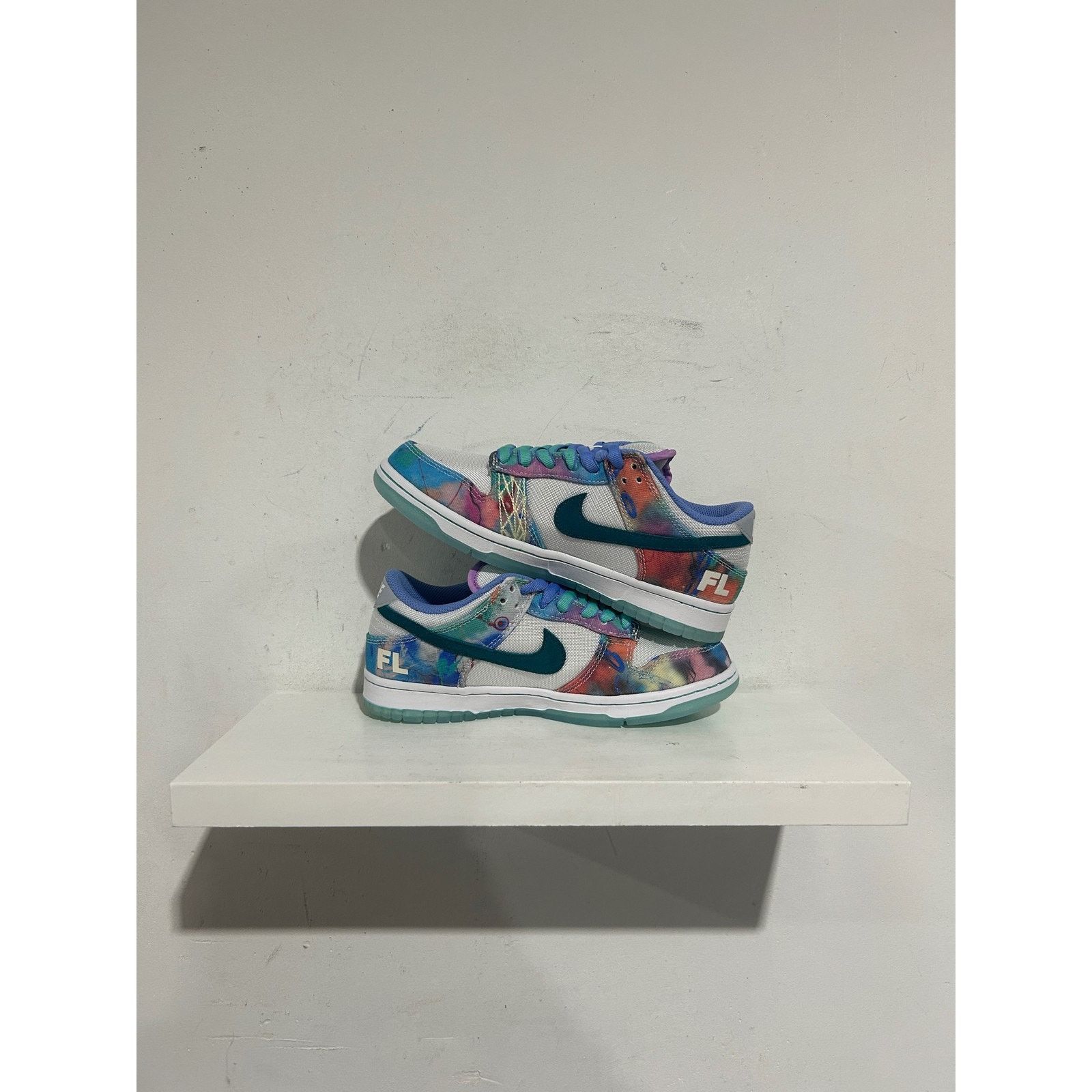 Nike NIKE SB DUNK LOW FUTURA LABORATORIES BLEACHED AQUA SZ 5 NEW Size US 5 / EU 37 - 2 Thumbnail