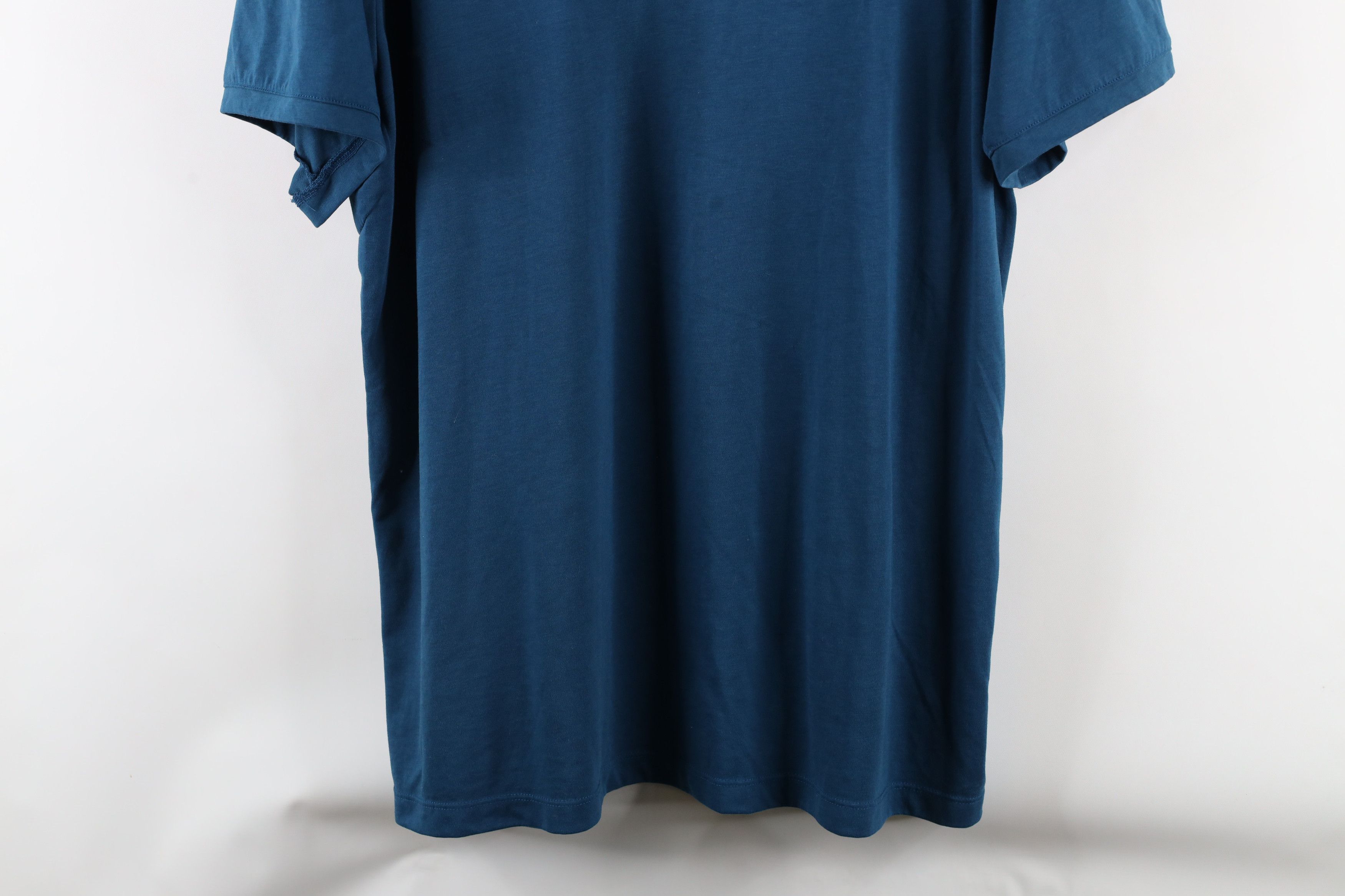 Nike × Vintage Nike Dri-Fit Tailwind Short Sleeve V-Neck T-Shirt Size US XXL / EU 58 / 5 - 3 Thumbnail