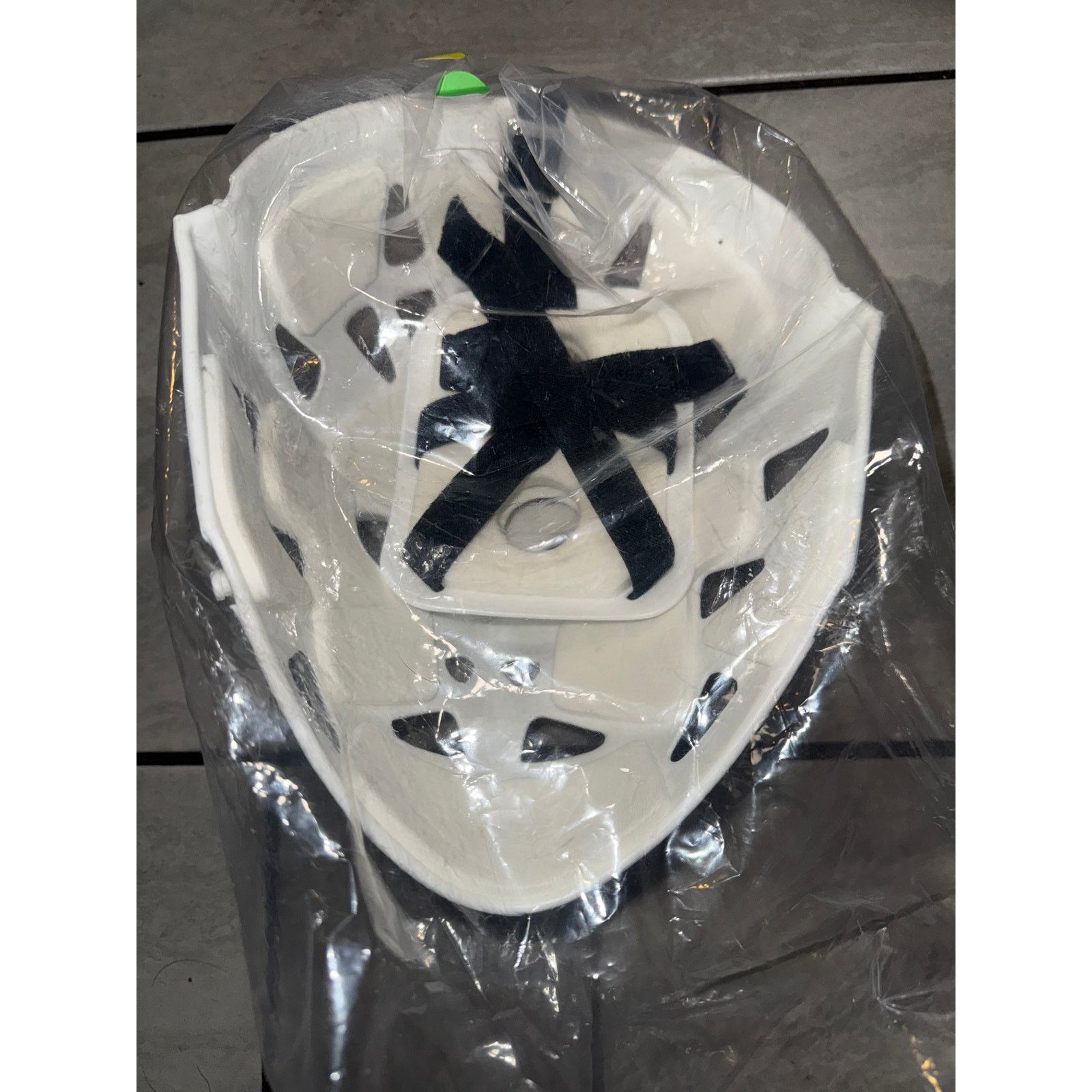 Born X Raised BORN X RAISED LOS ANGELES KINGS WHITE HOCKEY MASK Size OS Size ONE SIZE - 2 Thumbnail