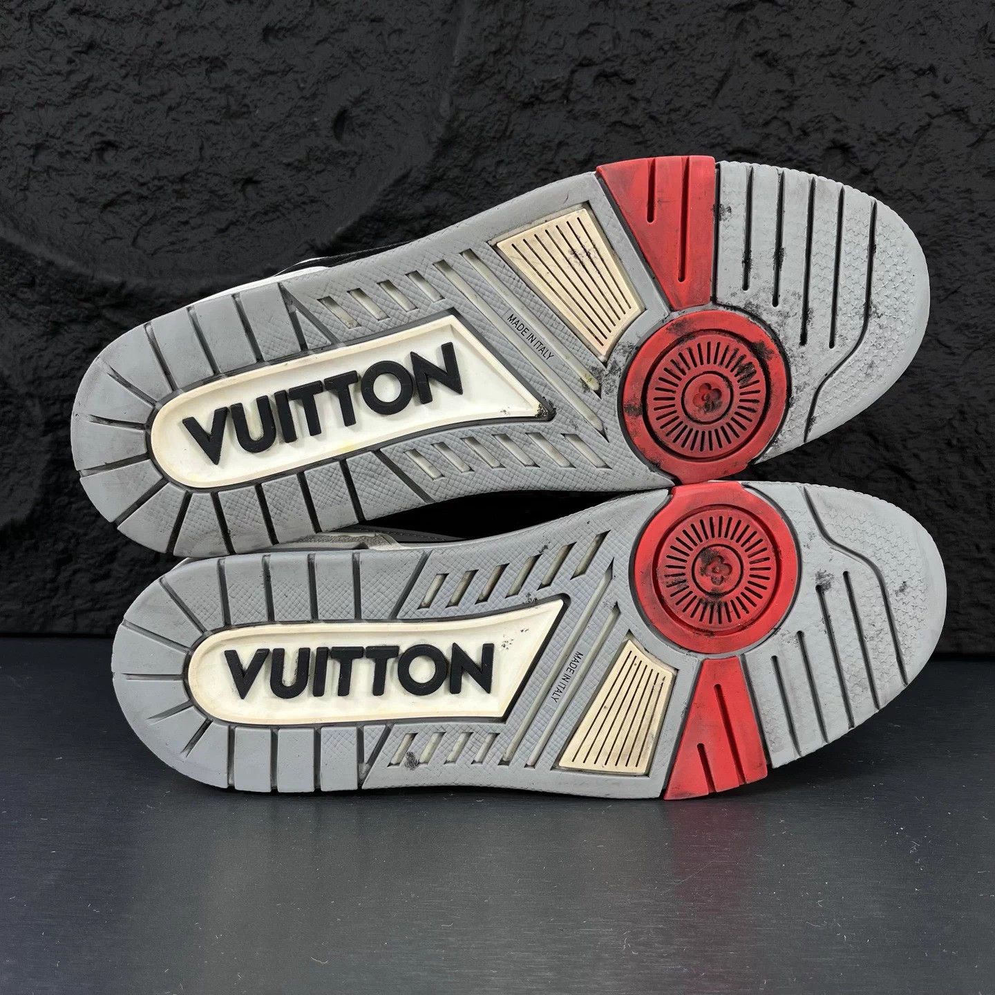 Louis Vuitton Louis Vuitton Trainer Black Cement UK7/41 95New Size US 7 / EU 40 - 6 Thumbnail