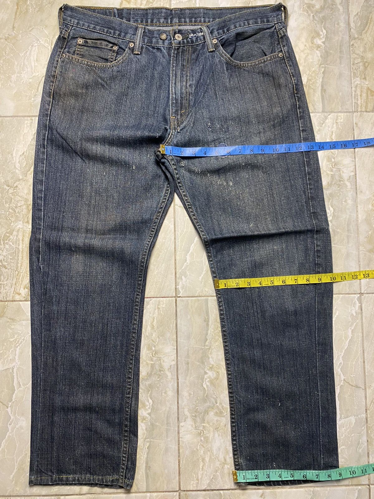 Levi’s 559 distressed denim street wear vintage