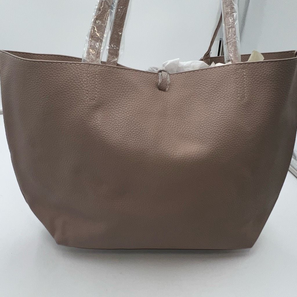 Badgley Mischka Badgley Mischka Decorative Chain Tote in Taupe Vegan Leather Size ONE SIZE - 9 Thumbnail