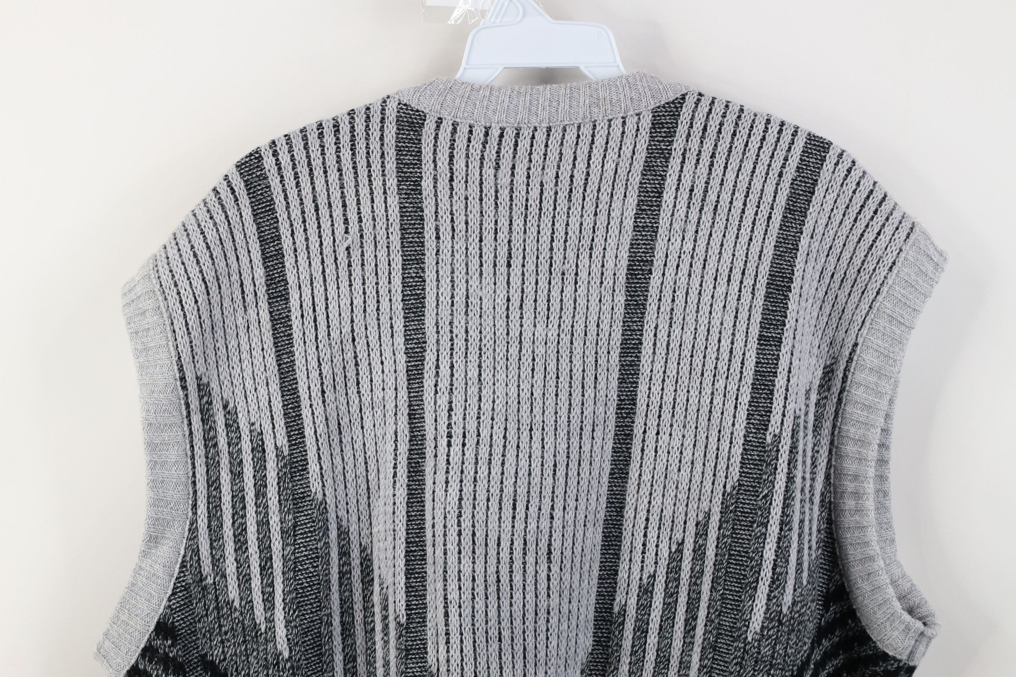 Vintage Vintage 90s Streetwear Ribbed Knit V-Neck Sweater Vest Size US XL / EU 56 / 4 - 8 Thumbnail