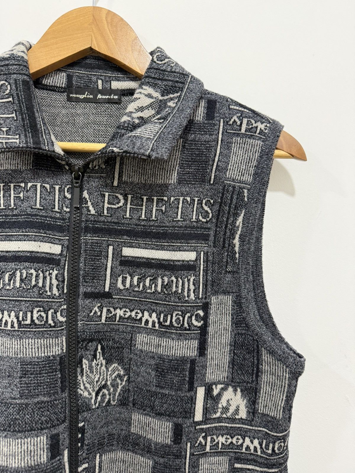 Japanese Brand Vtg knit vest Size US M / EU 48-50 / 2 - 3 Thumbnail