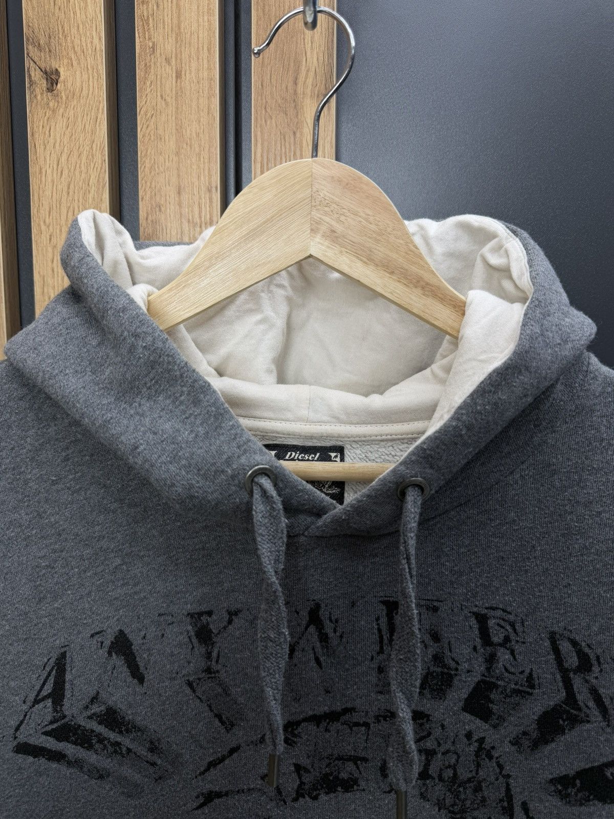 Diesel Vintage Y2k Diesel Hoodie Grey Graphic Pullover Size M Size US M / EU 48-50 / 2 - 5 Thumbnail