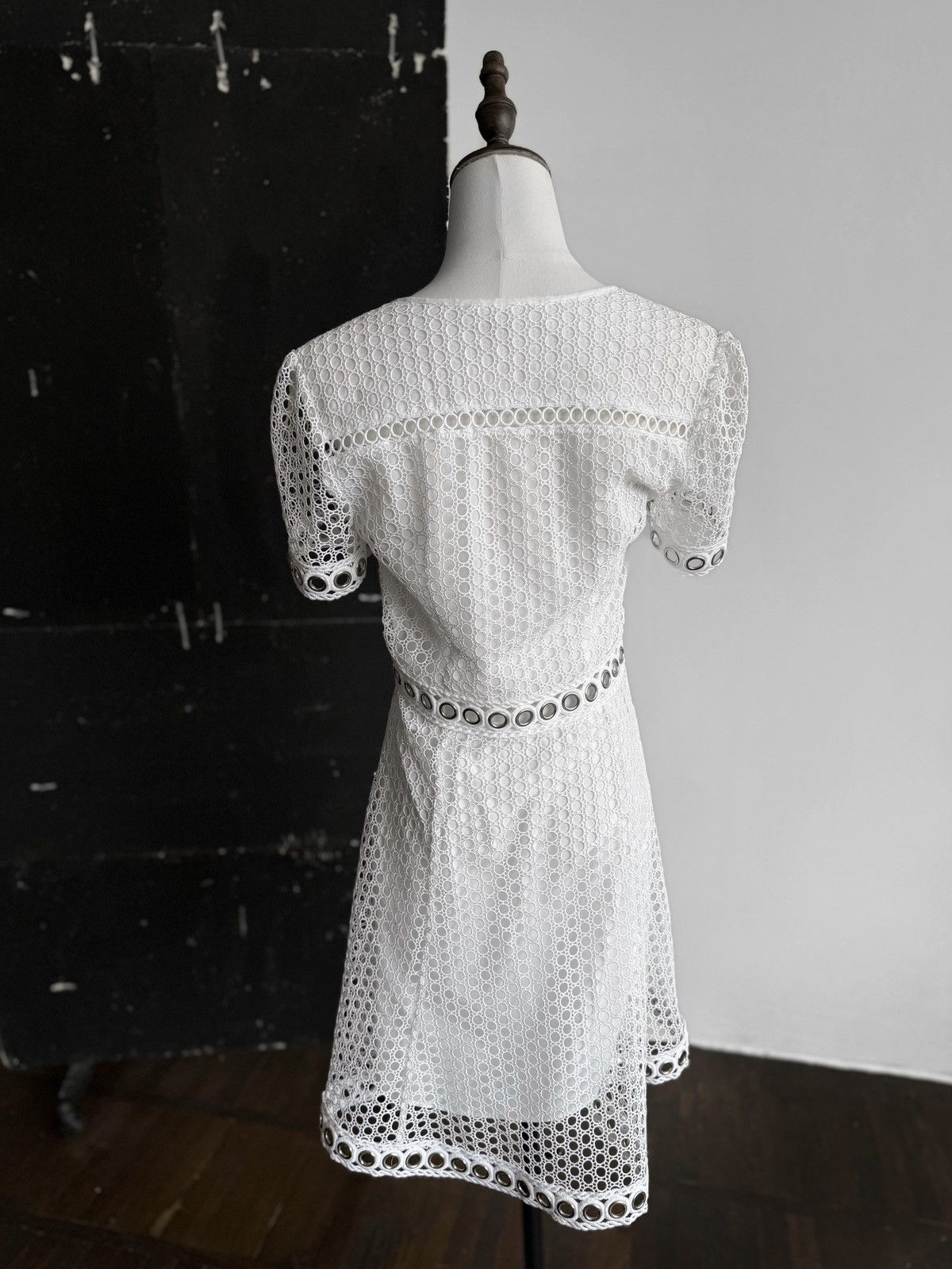 Michael Kors Michael Kors Womens White Lace Dress Grommet Detail Size S / US 4 / IT 40 - 6 Thumbnail