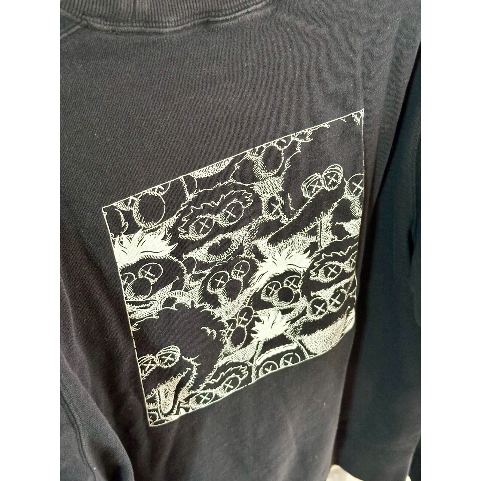 Uniqlo Kaws x Sesame Street Crewneck | Size Medium | UT Graphic Size US M / EU 48-50 / 2 - 3 Thumbnail