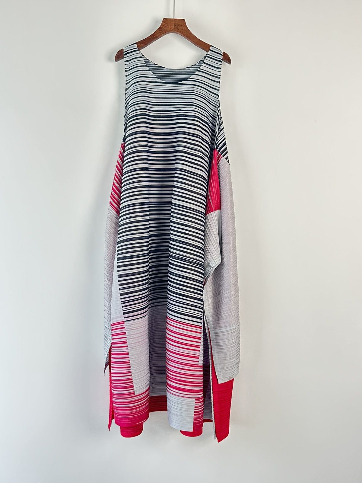 Pleats Please Issey Miyake National Flag Dress Size L / US 10 / IT 46 - 1 Thumbnail
