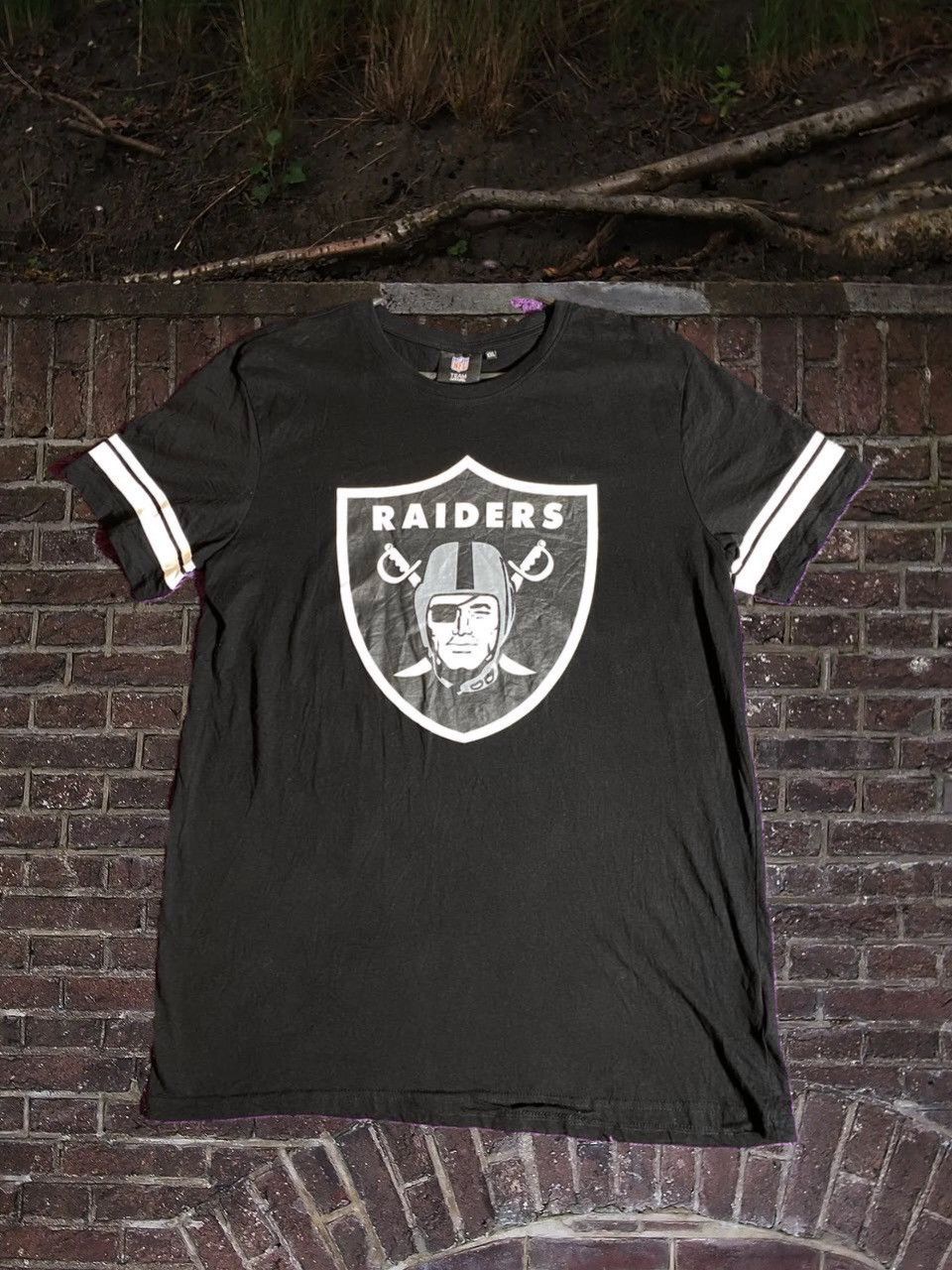 NFL Vintage Big Graphic Logo Distressed 90’s tee Size US XXL / EU 58 / 5 - 1 Thumbnail