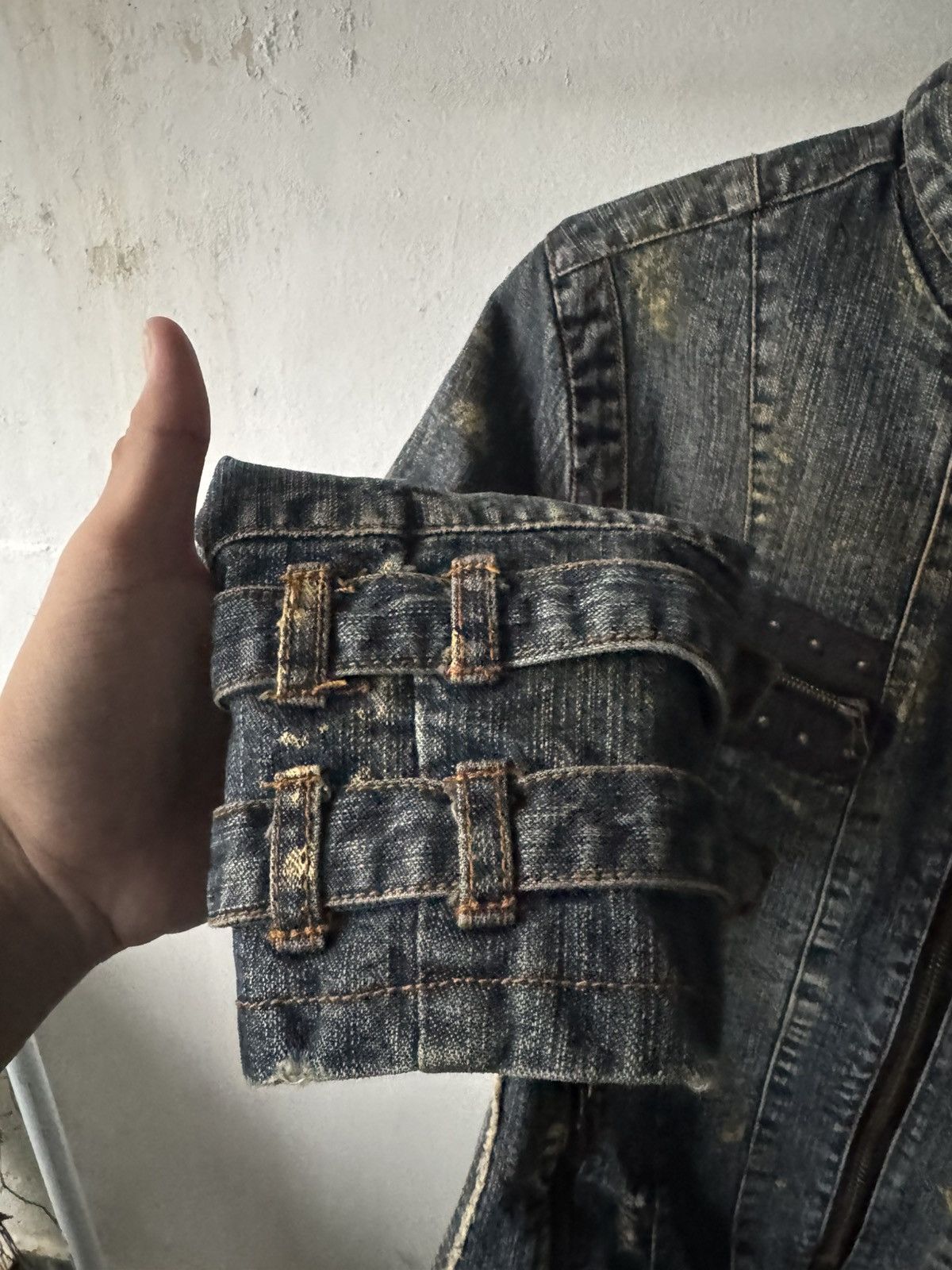 If Six Was Nine 2000s in the attic distressed studded bondage denim jacket Size US L / EU 52-54 / 3 - 10 Thumbnail