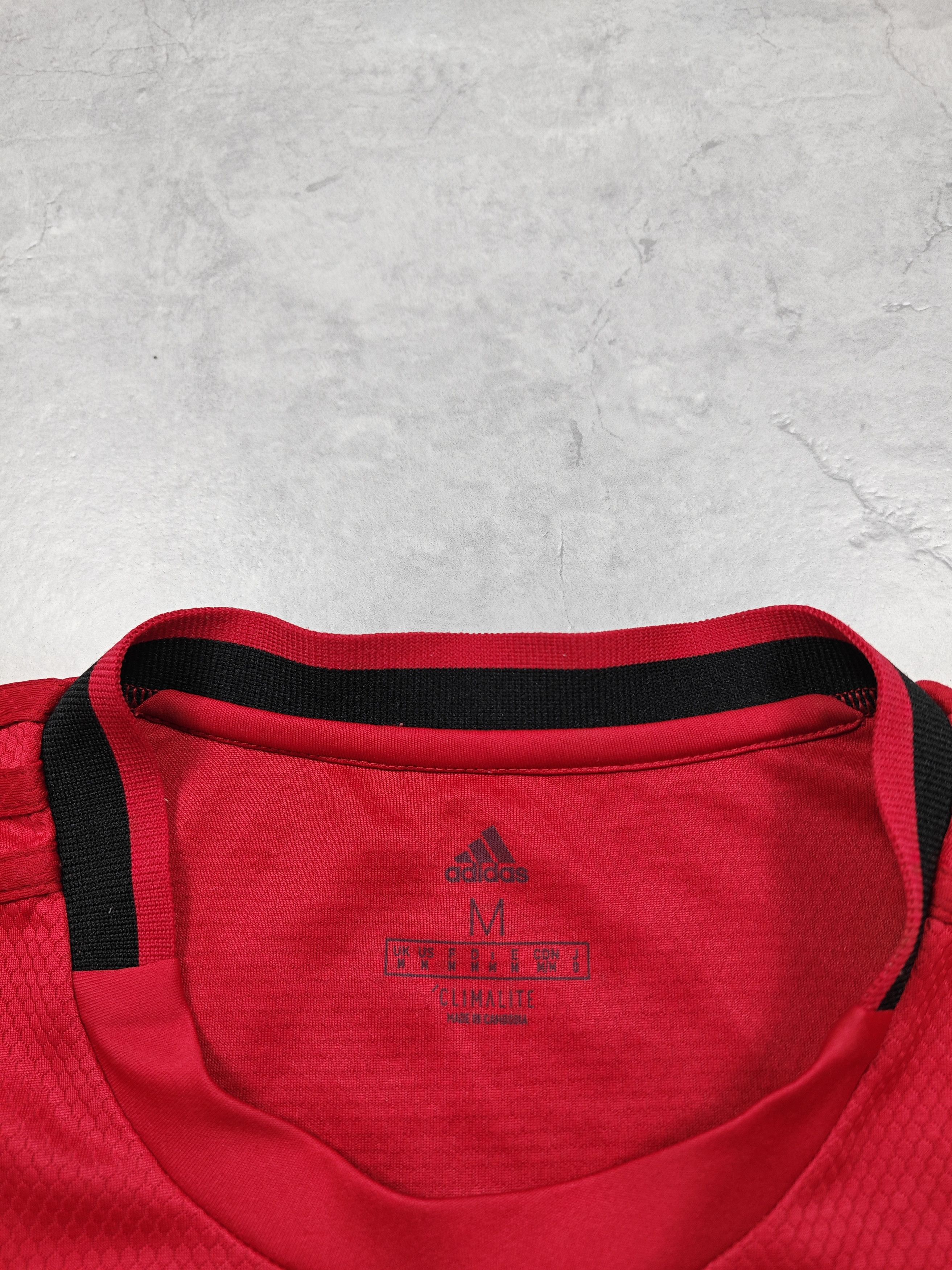 Adidas Adidas Manchester United 2018 Size US M / EU 48-50 / 2 - 7 Thumbnail