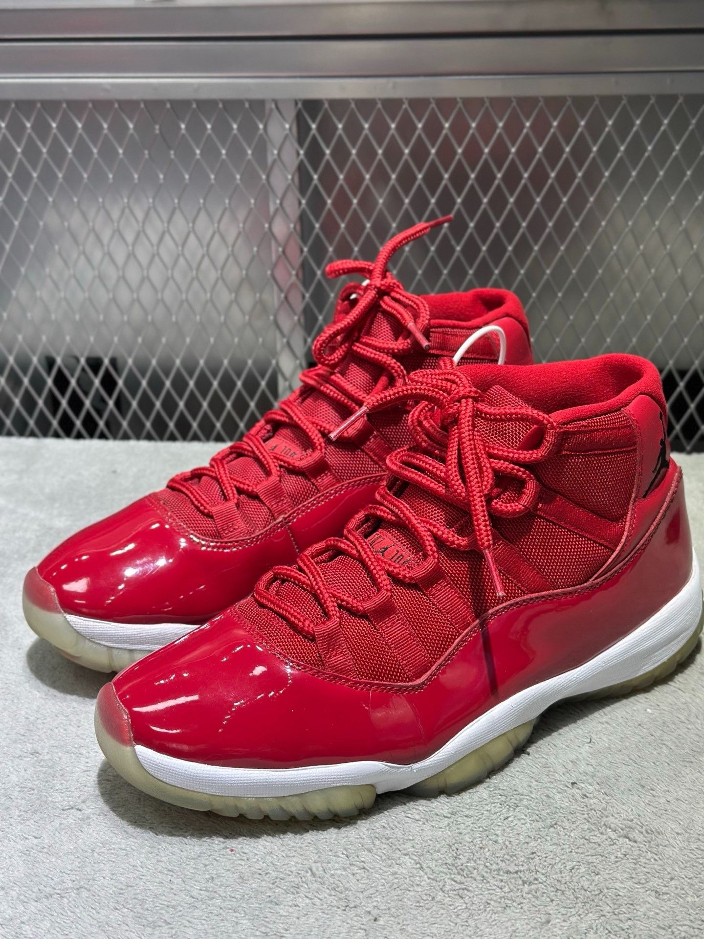 Nike Nike Retro Red Lowtop Sneakers 44.5 Men Size US 11 / EU 44 - 1 Thumbnail