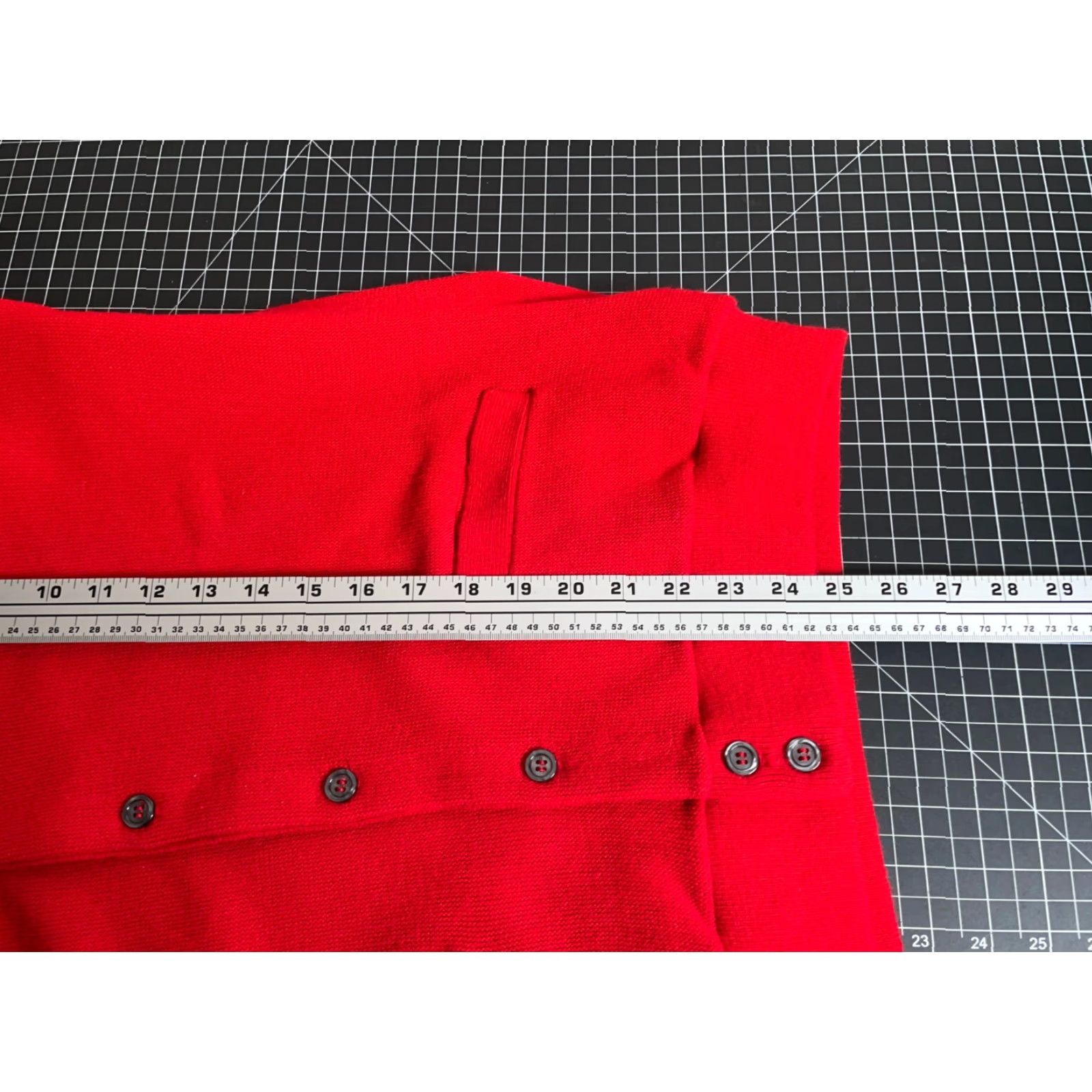 Vintage VINTAGE Par Four Men's Cardigan Sweater Adult Large Red Knit 80s Retro Hipster Lightweight Fall Winter USA Size US L / EU 52-54 / 3 - 6 Thumbnail