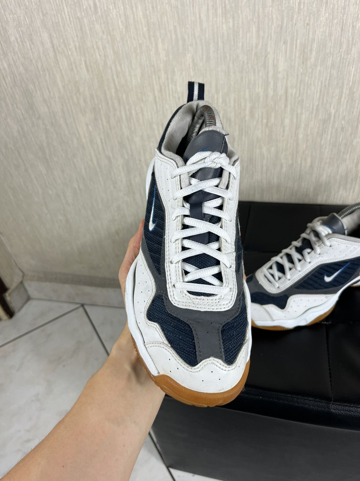 Nike Vintage Nike y2k retro small central swoosh sneakers shoes Size US 8 / EU 41 - 6 Thumbnail