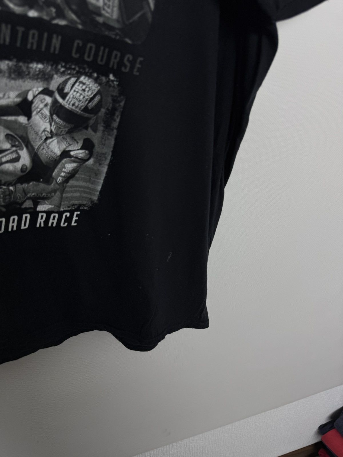 Gildan Vintage Y2k Isle of Man Course printed T Shirt Size US XL / EU 56 / 4 - 11 Thumbnail