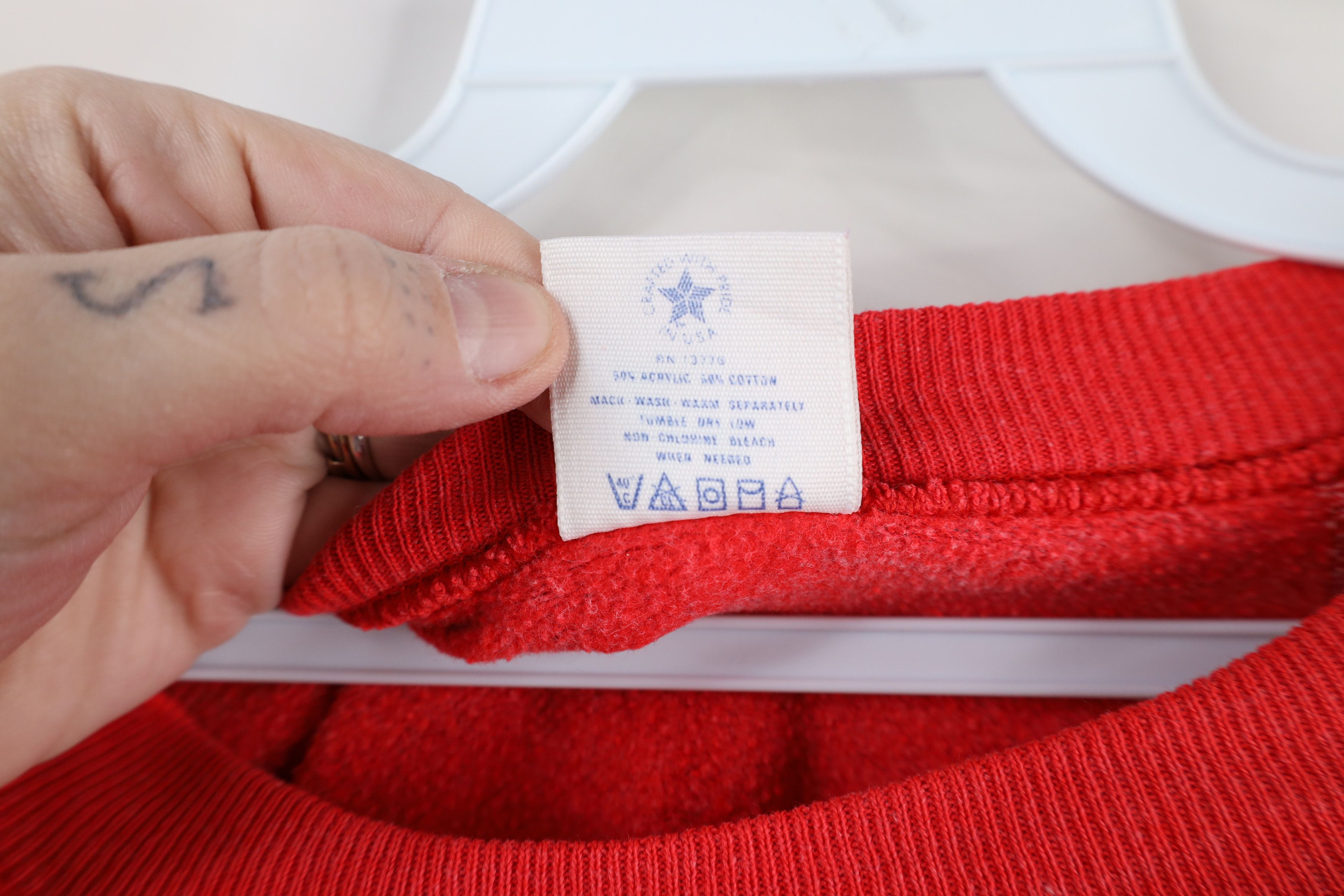 Vintage Vintage 70s 80s Streetwear Crewneck Sweatshirt Red USA Size US L / EU 52-54 / 3 - 11 Thumbnail