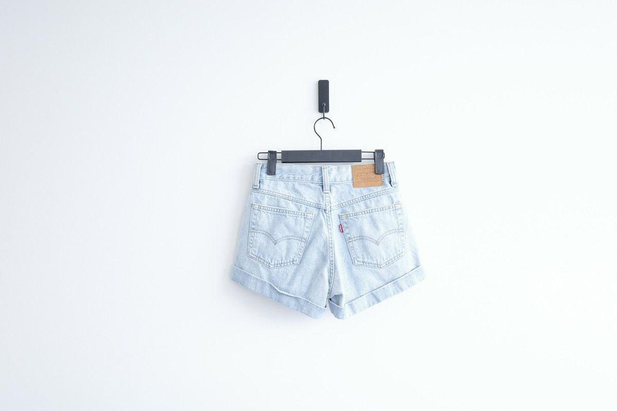 Levi's Levi's Mom Ultra High Rise Shorts Light Blue Size US 24 Size 24" / US 00 / IT 34 - 2 Thumbnail