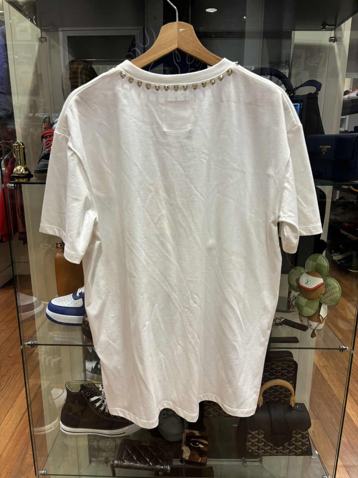 Valentino Valentino Gold Studded Neck Tee Size US XXL / EU 58 / 5 - 2 Thumbnail