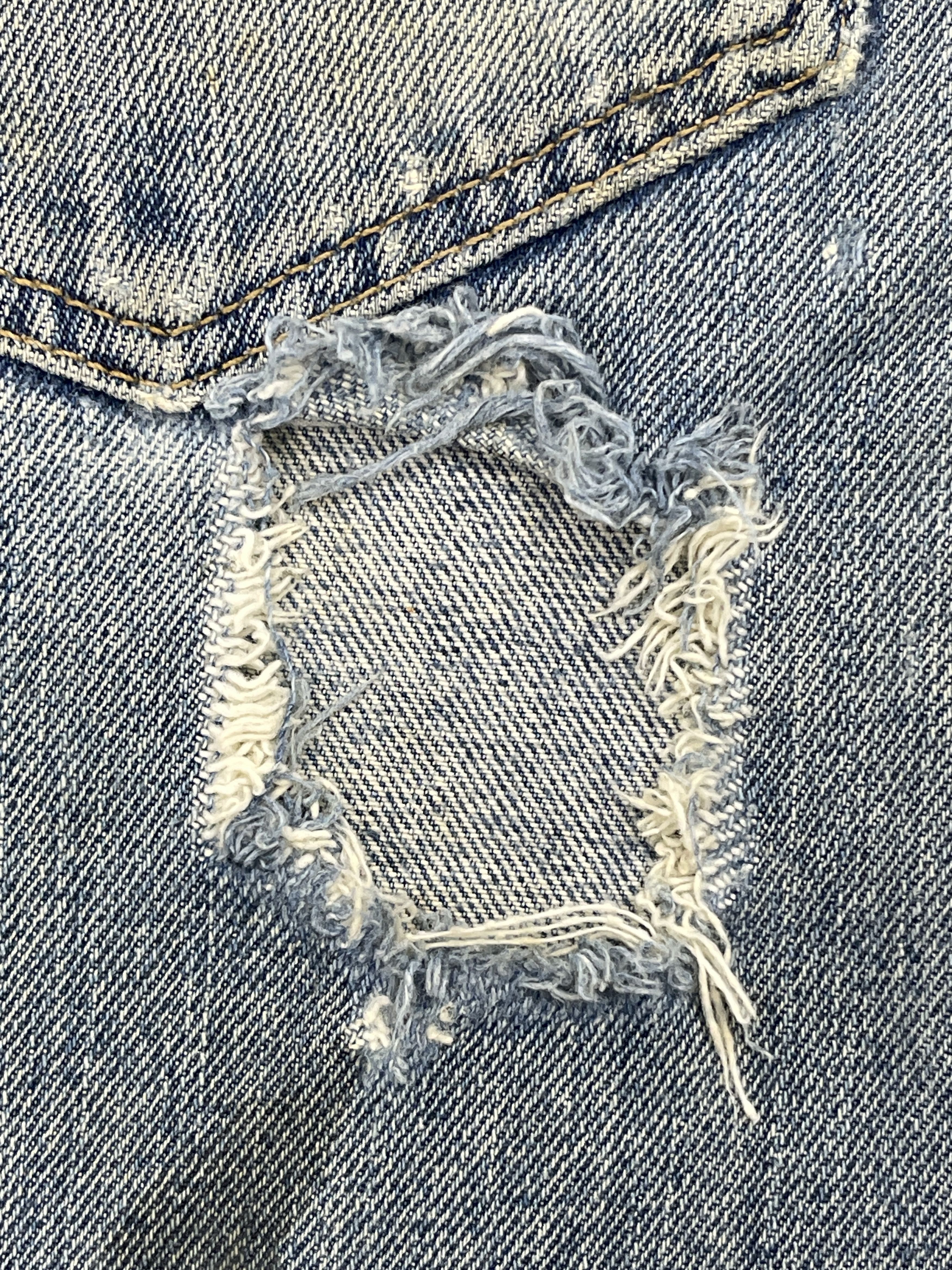 Levi's × Vintage Dirty Vintage Levis 501 Faded Blue Jeans Size US 37 - 14 Thumbnail