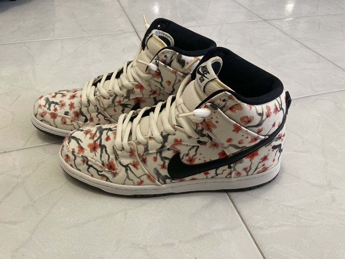 Nike Nike dunk high cherry blossom Size US 11 / EU 44 - 3 Thumbnail