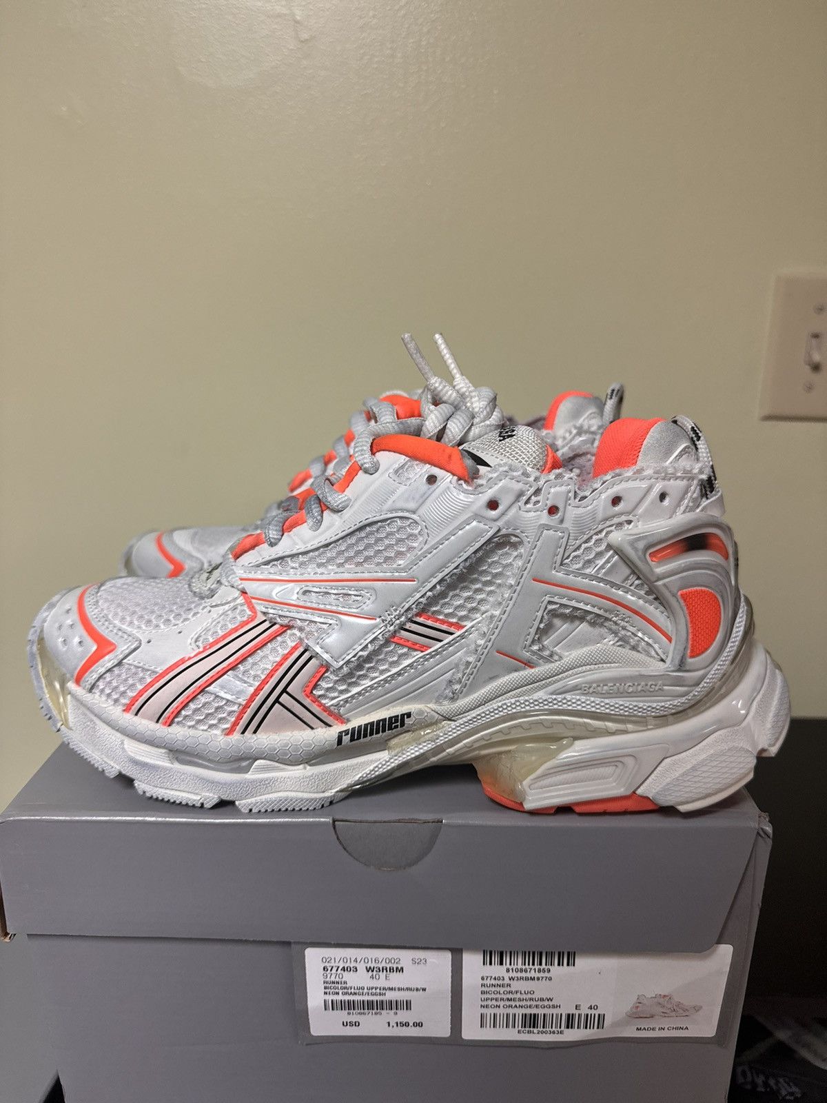 Balenciaga Balenciaga White Runner 40 Size US 7 / EU 40 - 1 Thumbnail