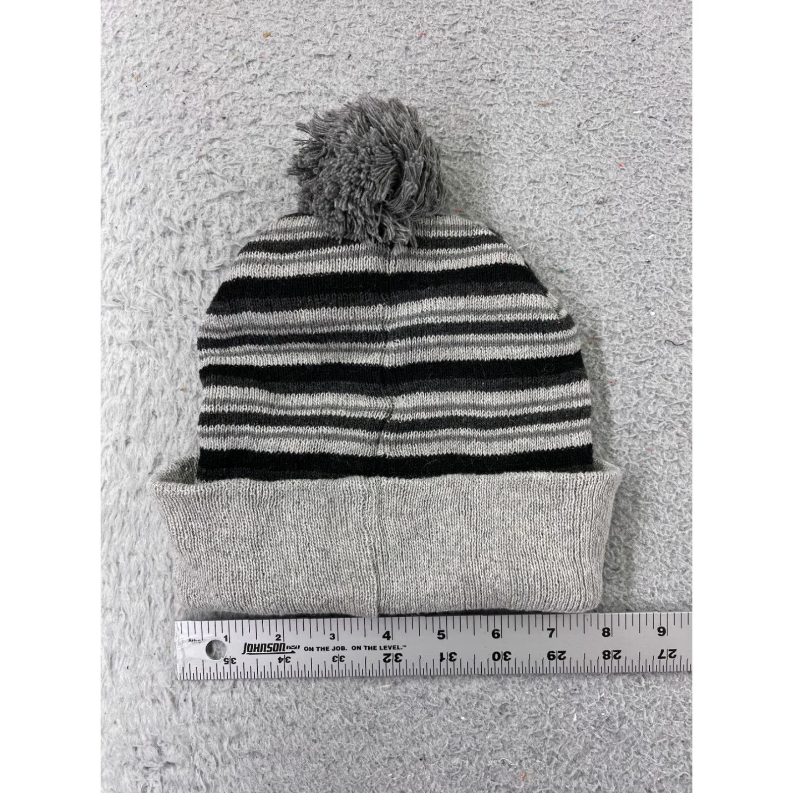 Vintage Dollar Tree Beanie Adult One Size Gray Striped Knit Polyester Ski Pom Unisex Adults Size ONE SIZE - 4 Thumbnail