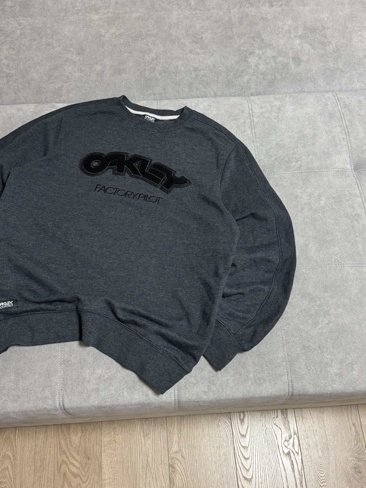 Oakley Rare Oakley Factory Y2K outdoor sweatshirt mens size XL Size US XL / EU 56 / 4 - 5 Thumbnail