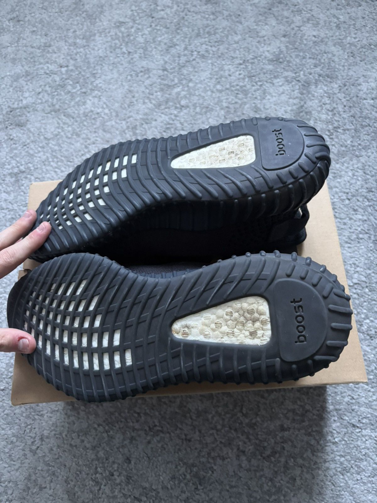 Adidas Yeezy boost 350v2 onyx Size US 11 / EU 44 - 5 Thumbnail