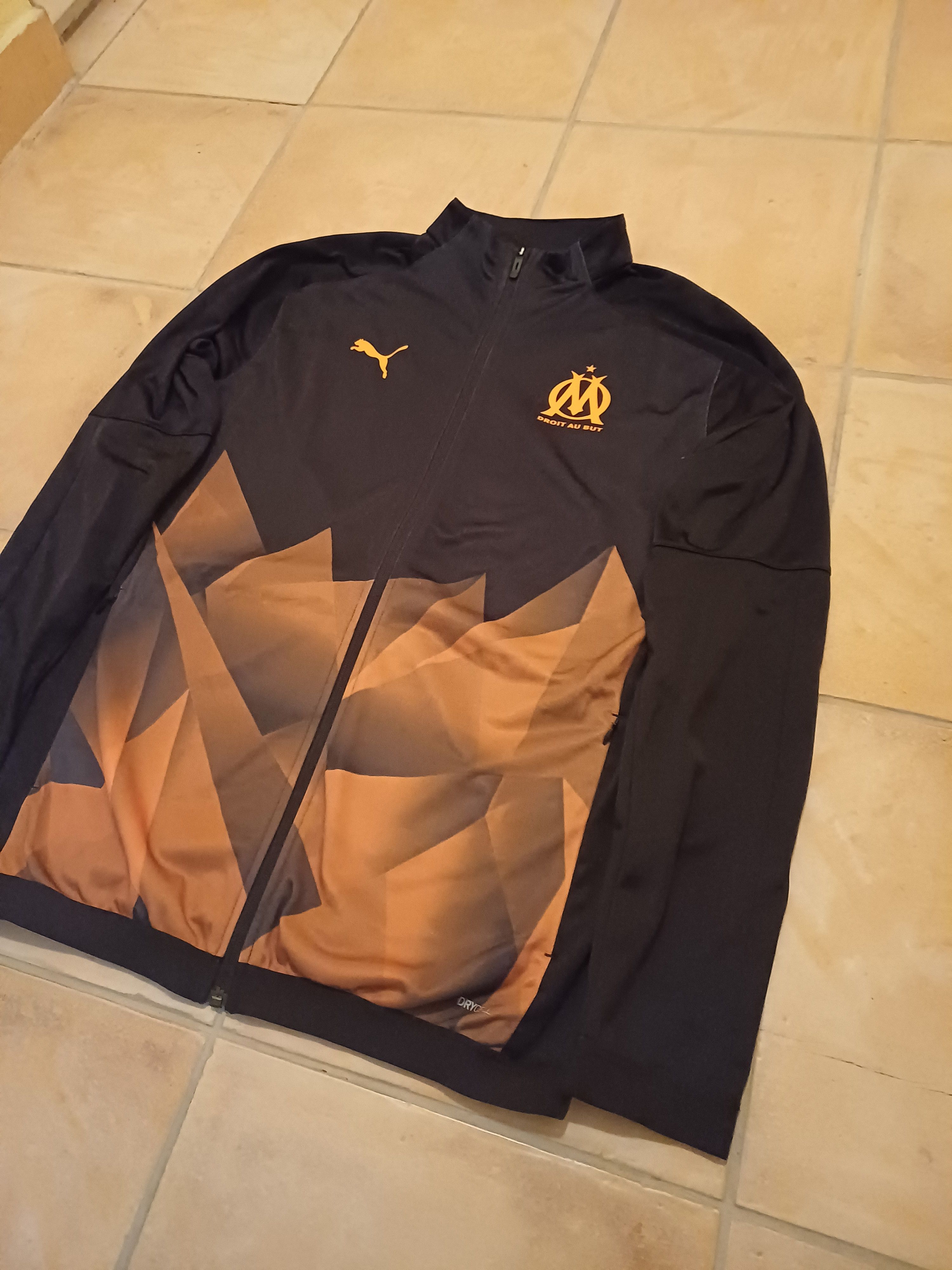 Puma Olympique Marseille 2019/20 training top Size US M / EU 48-50 / 2 - 3 Thumbnail