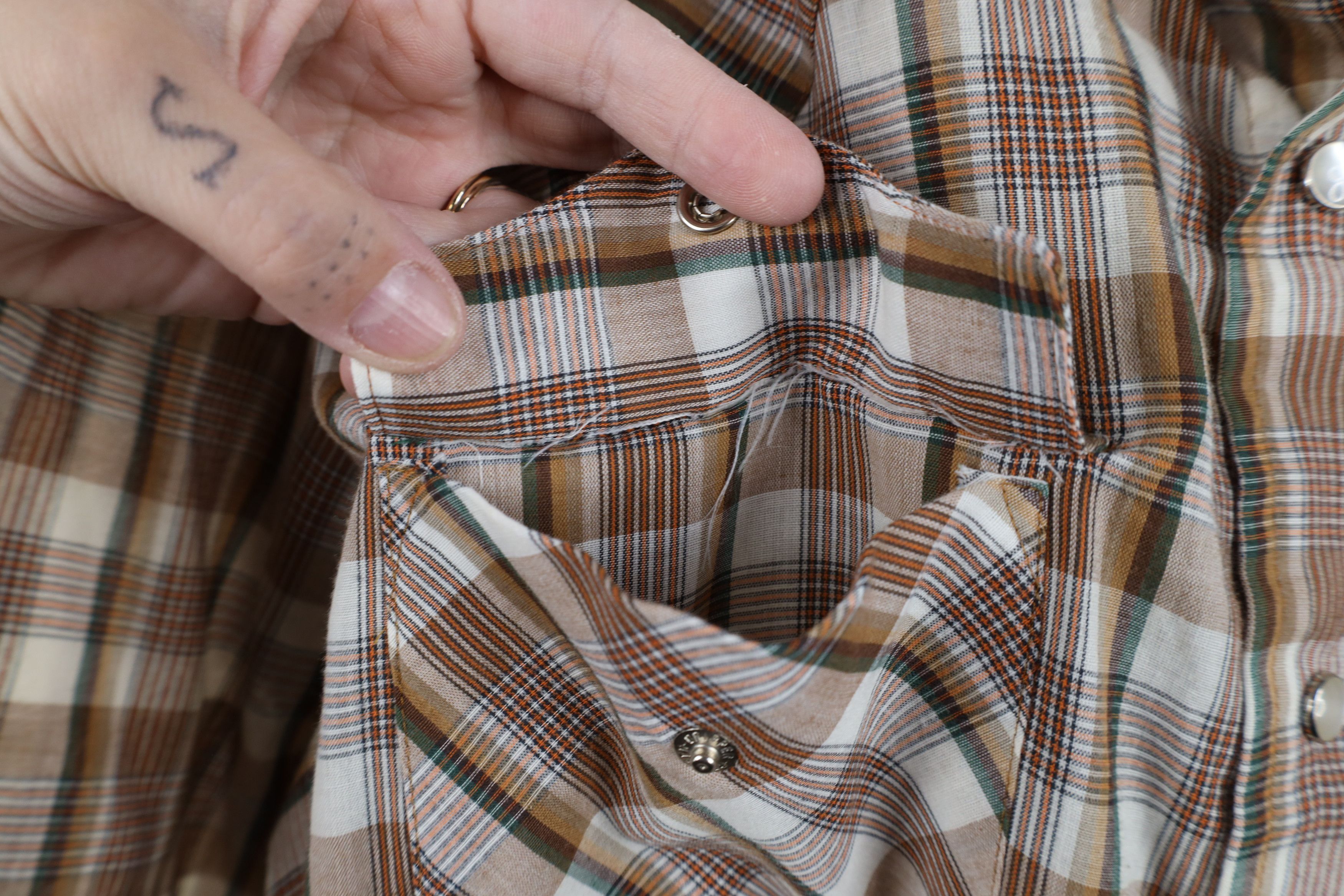 Vintage Vintage 70s Streetwear Western Short Sleeve Button Shirt Size US XL / EU 56 / 4 - 4 Thumbnail