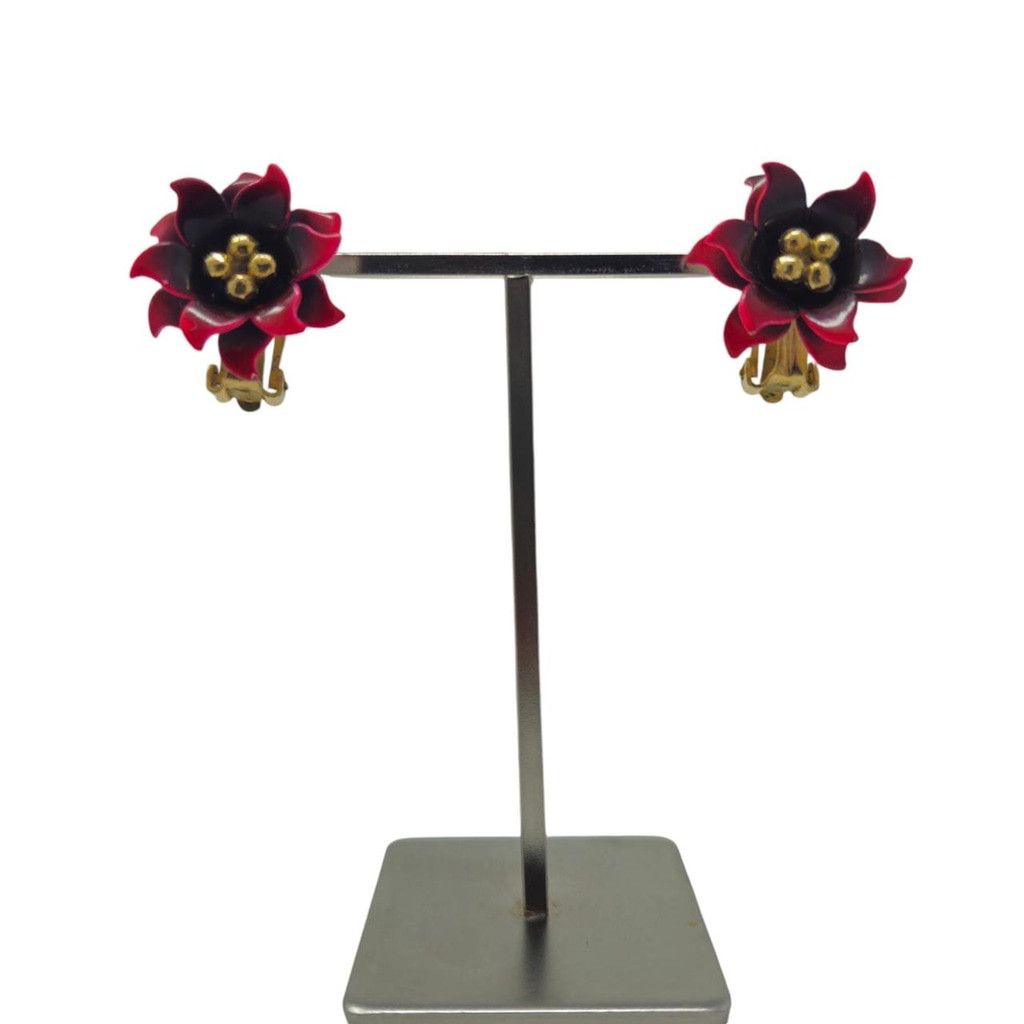 Handmade Vintage Red Coro enamel flower clip-on earrings Size ONE SIZE - 4 Thumbnail