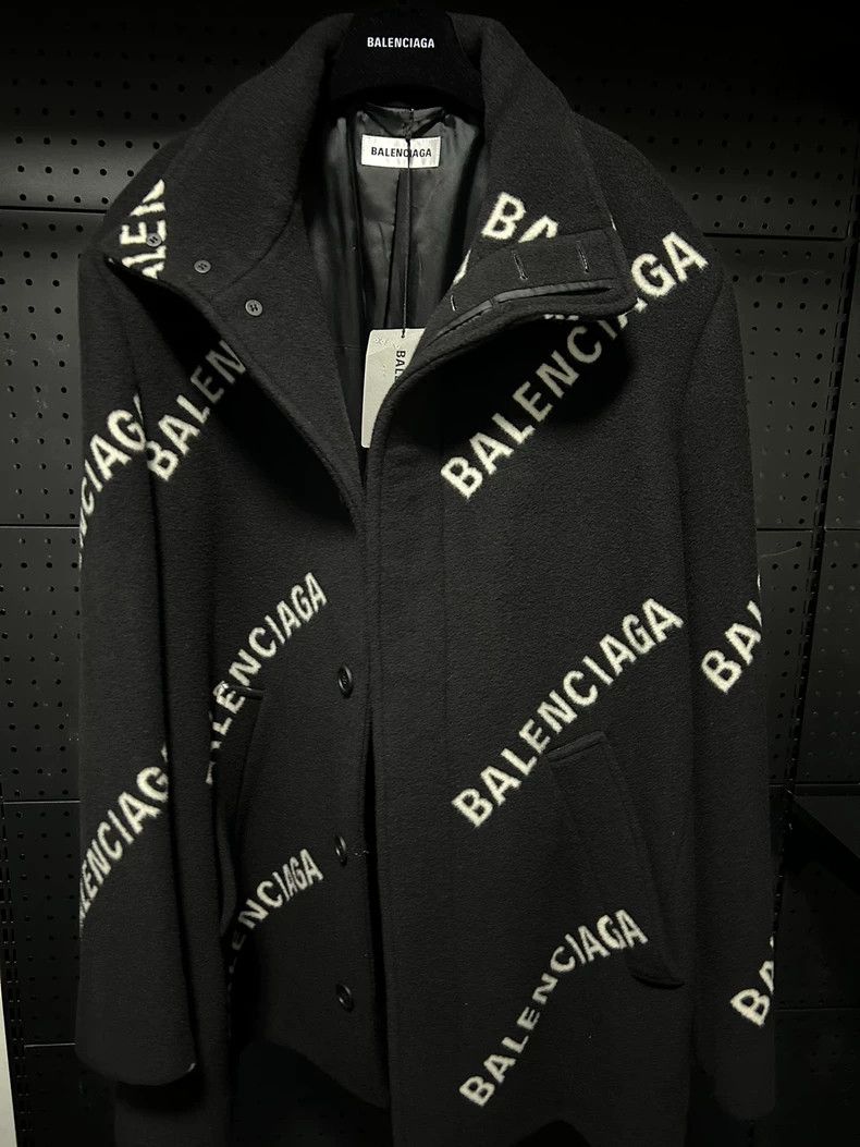 Balenciaga Balenciaga size 36 Wool coat full of logo Size US M / EU 48-50 / 2 - 1 Thumbnail